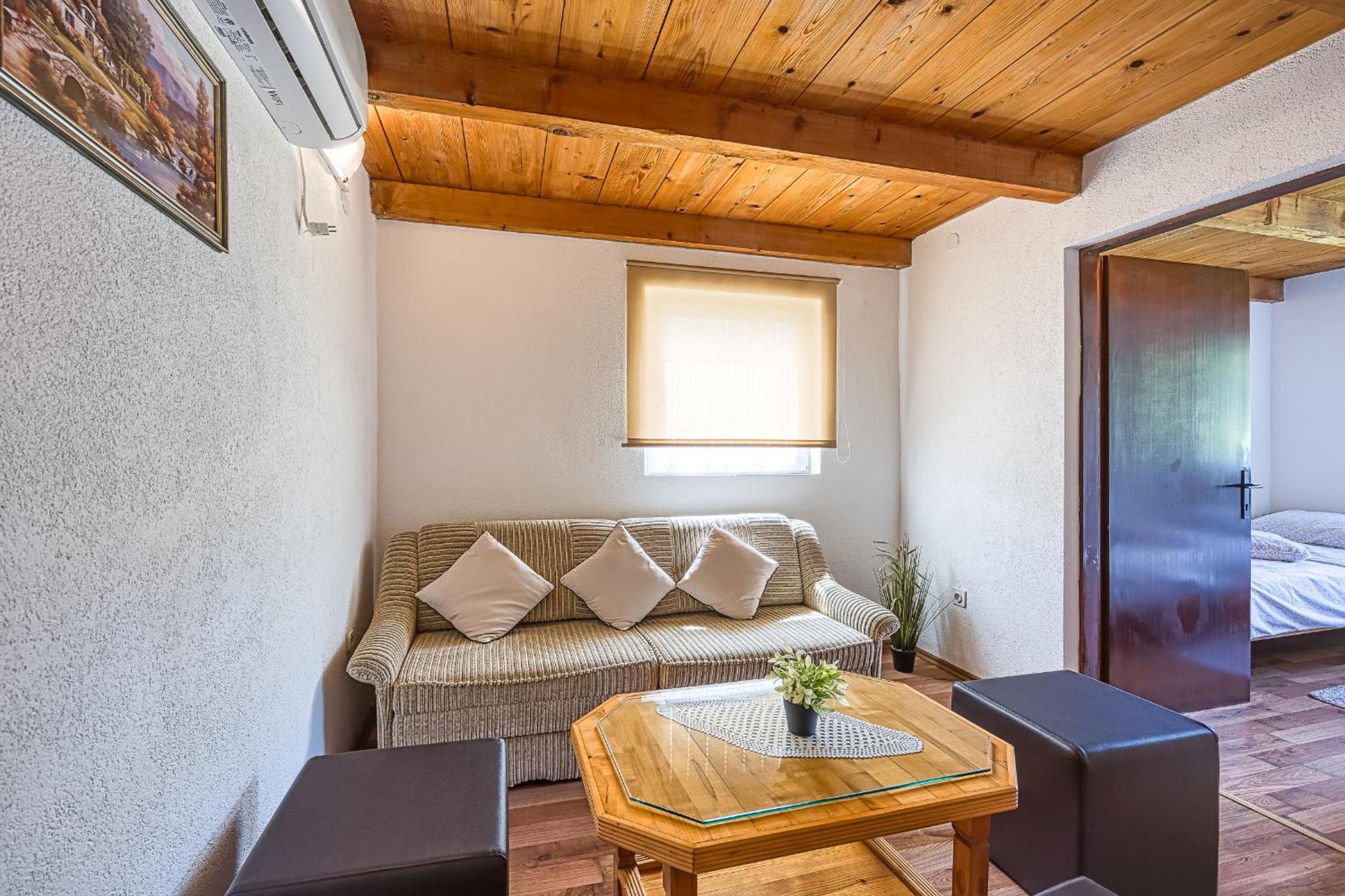 Two-Bedroom House - Photo 20