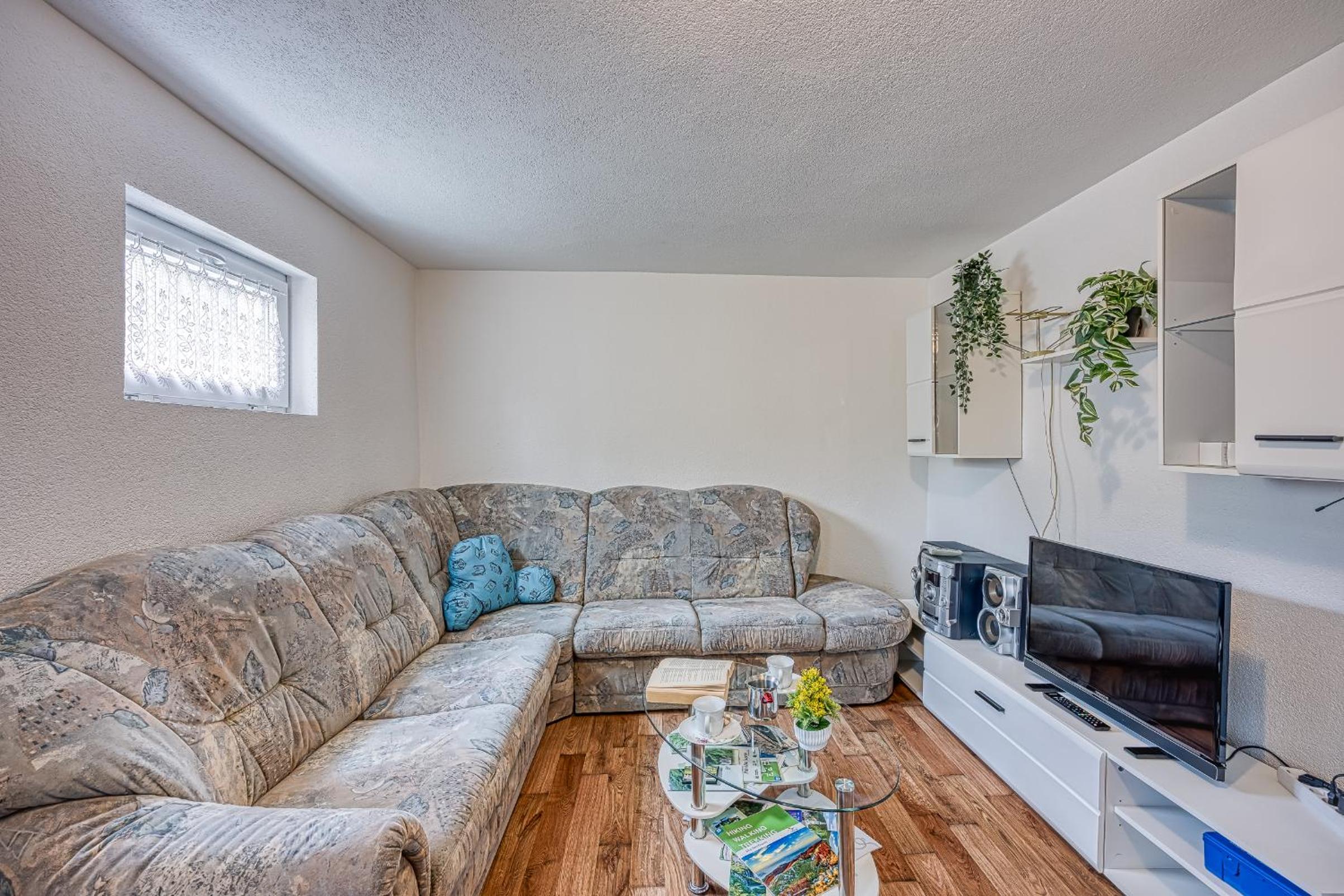 Two-Bedroom House - Photo 28
