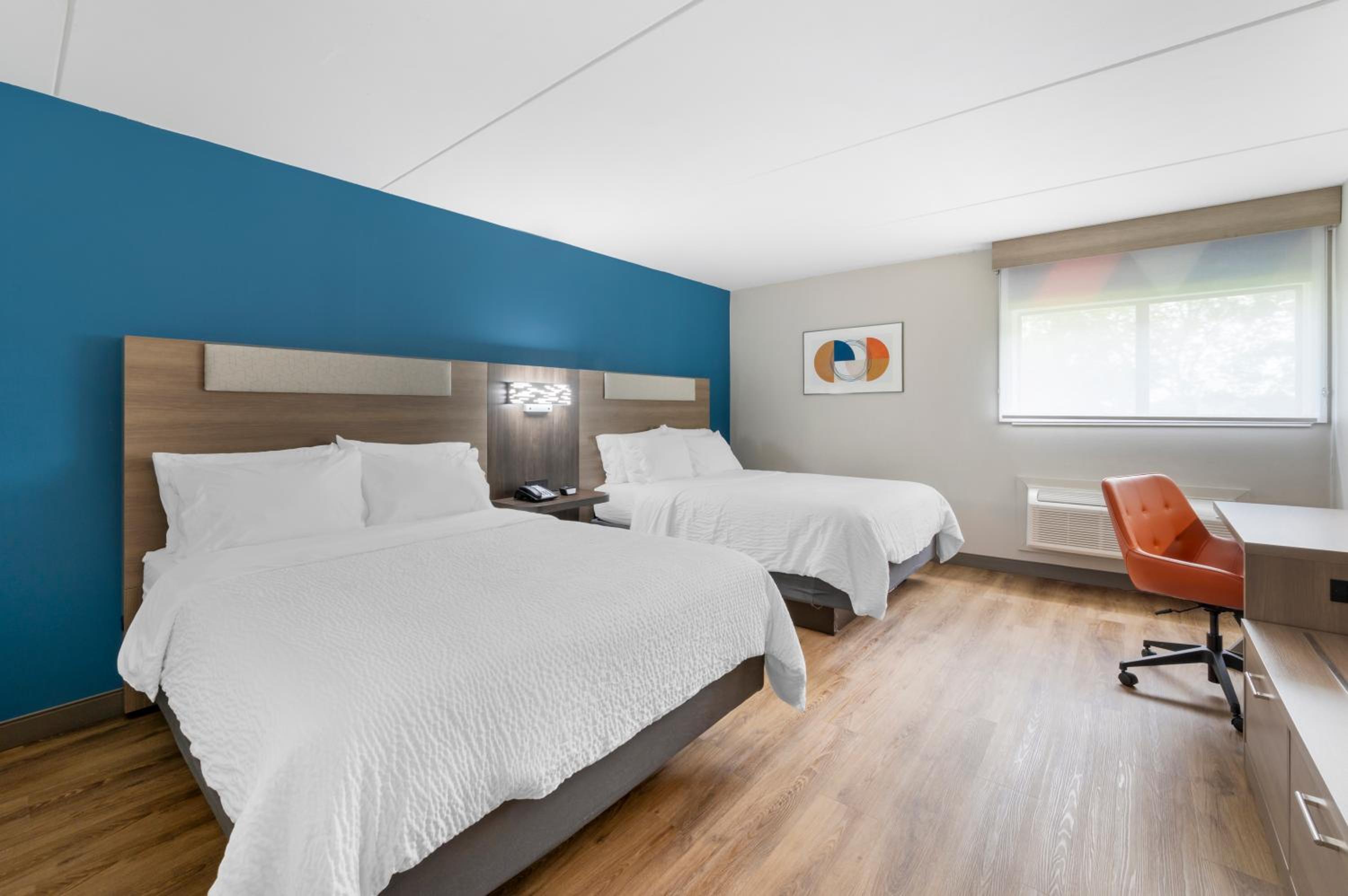 Queen Room with Two Queen Beds - Hearing Accessible/Non-Smoking photo 1