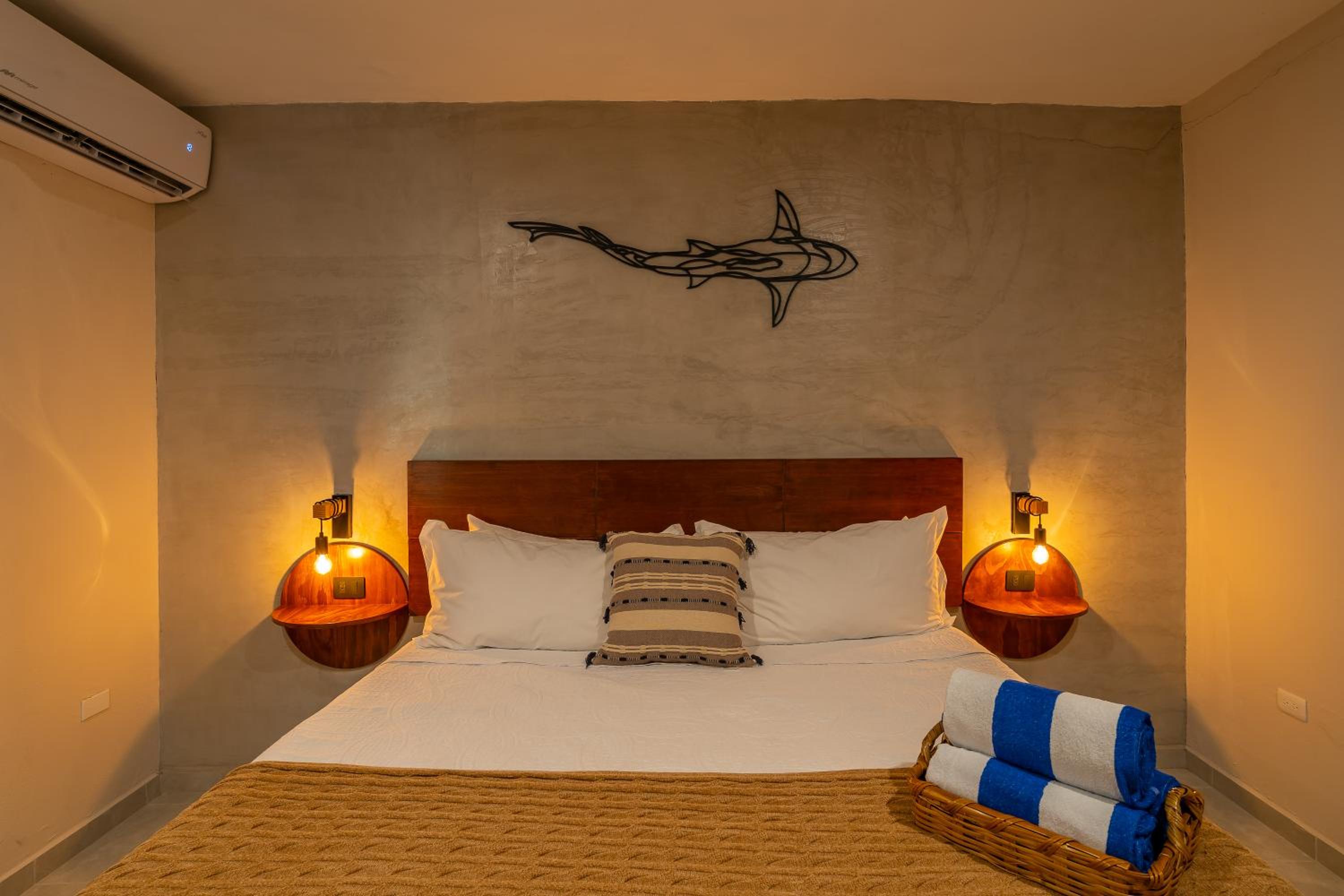 Deluxe Suite - Photo 7
