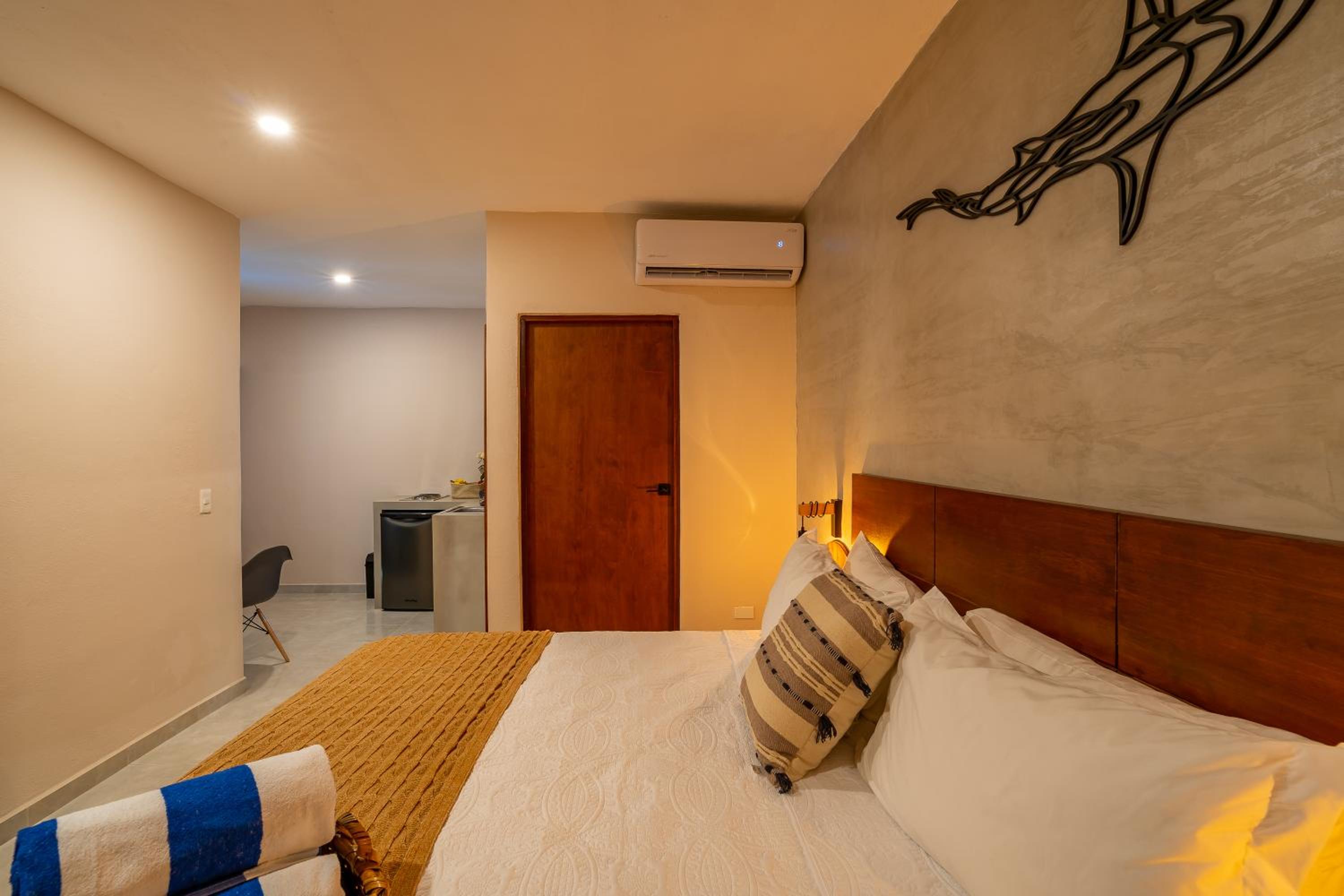 Deluxe Suite - Photo 1