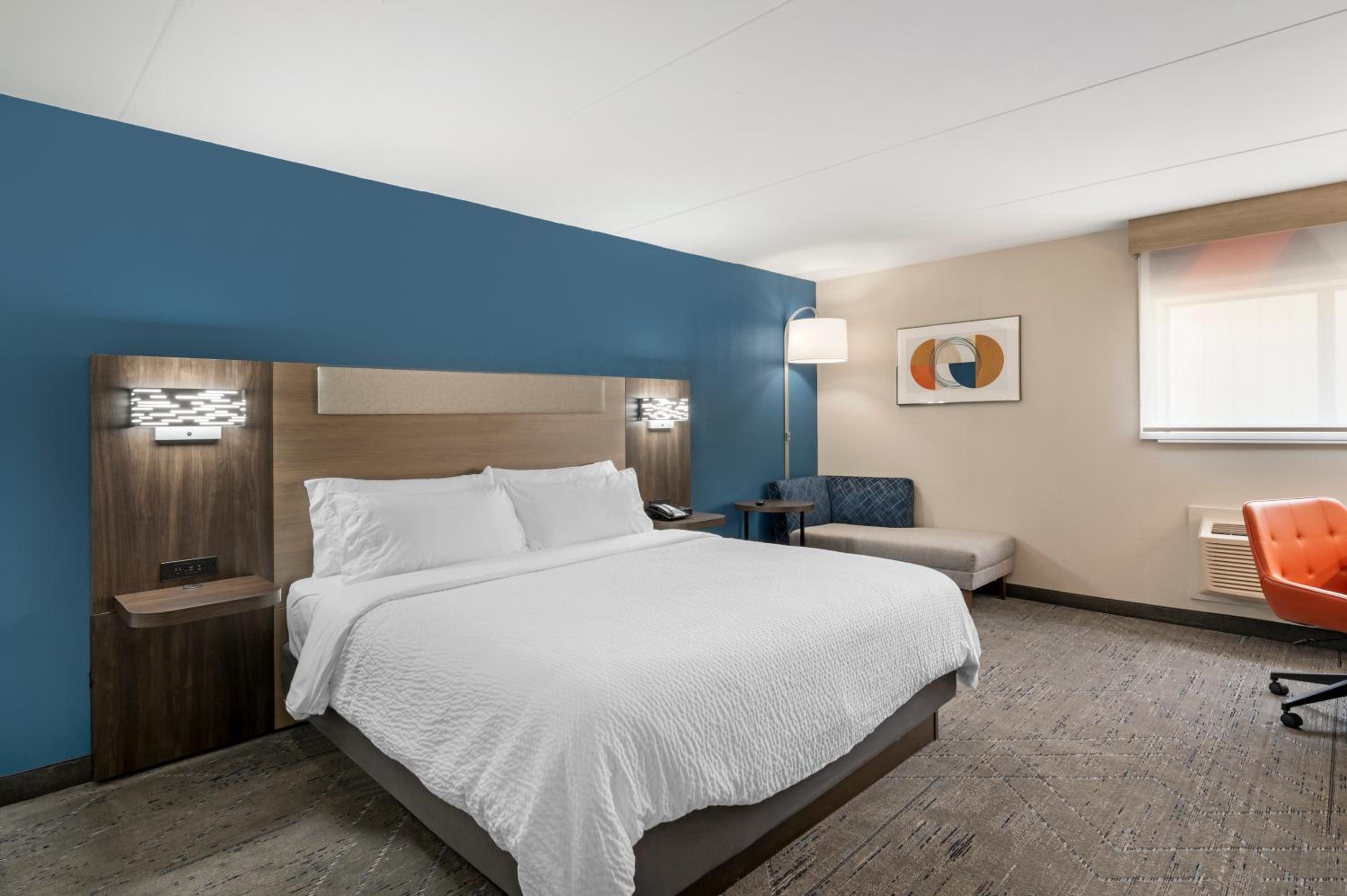 Standard King Room photo 1