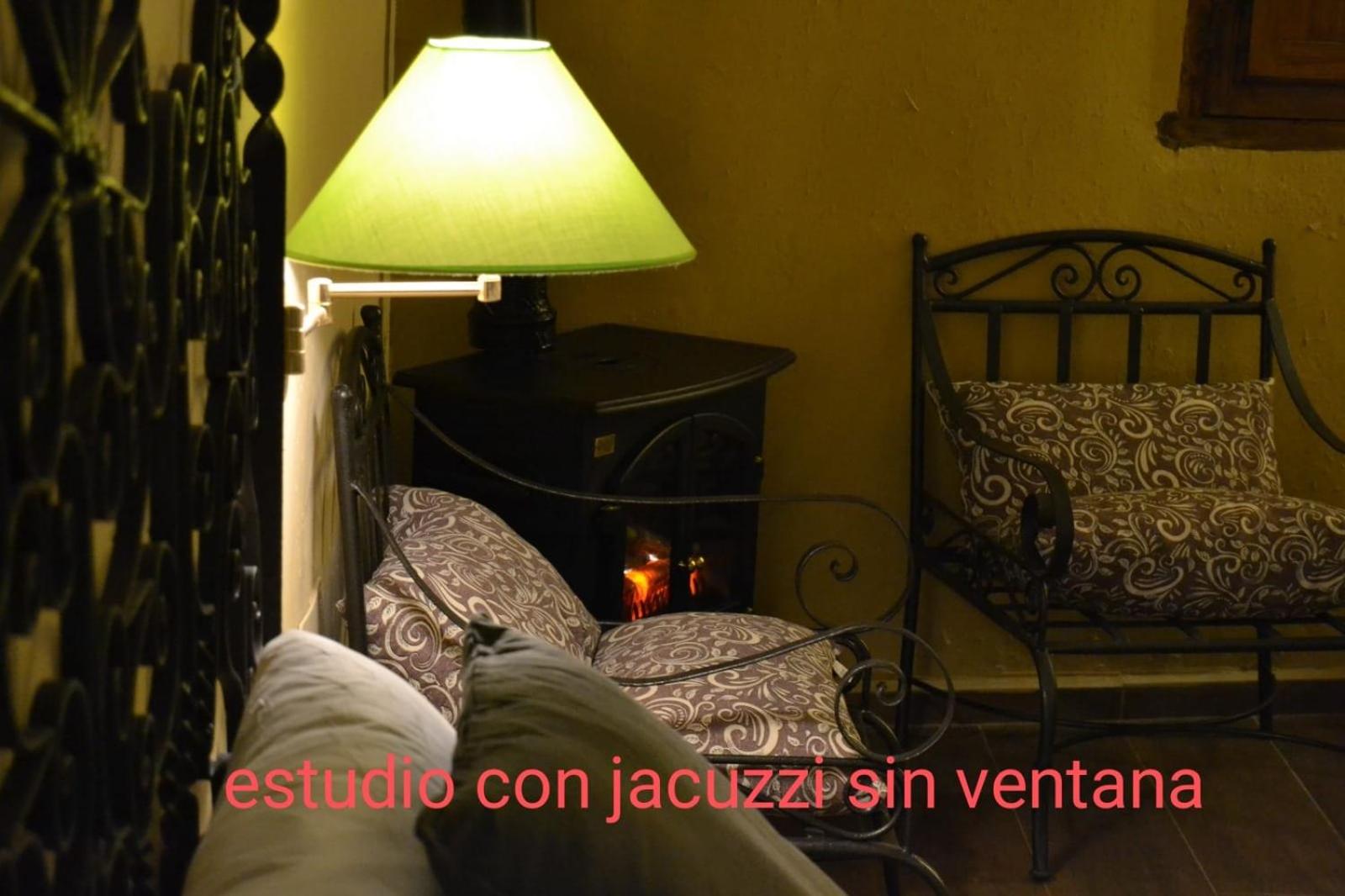 Estudio con Bañera de Hidromasaje