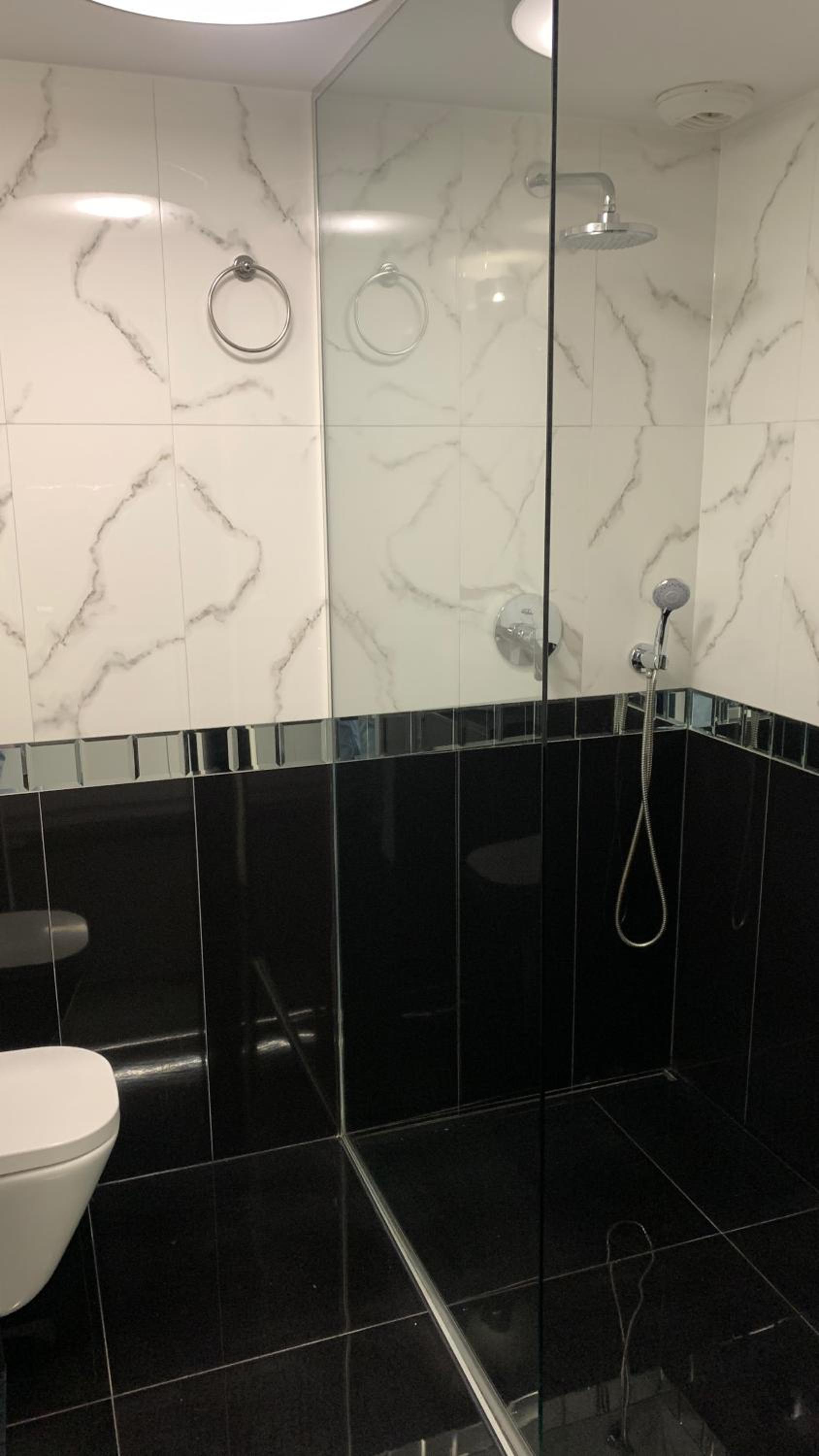 Executive Suite - Photo 14
