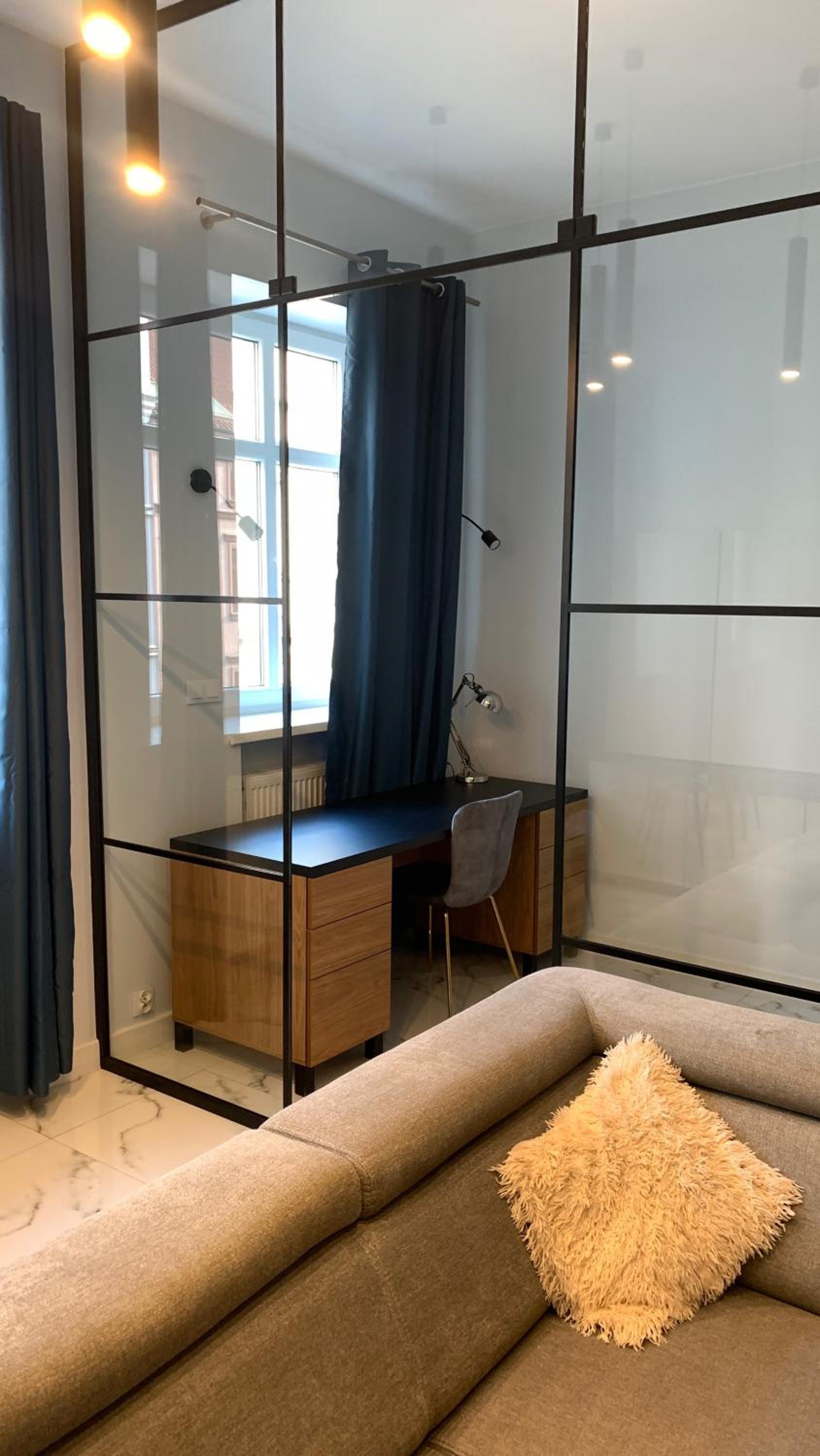 Executive Suite - Photo 8