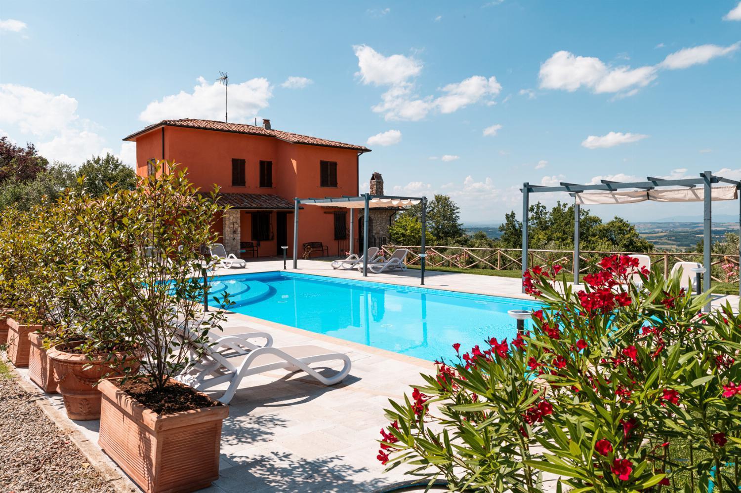 Villa photo 2