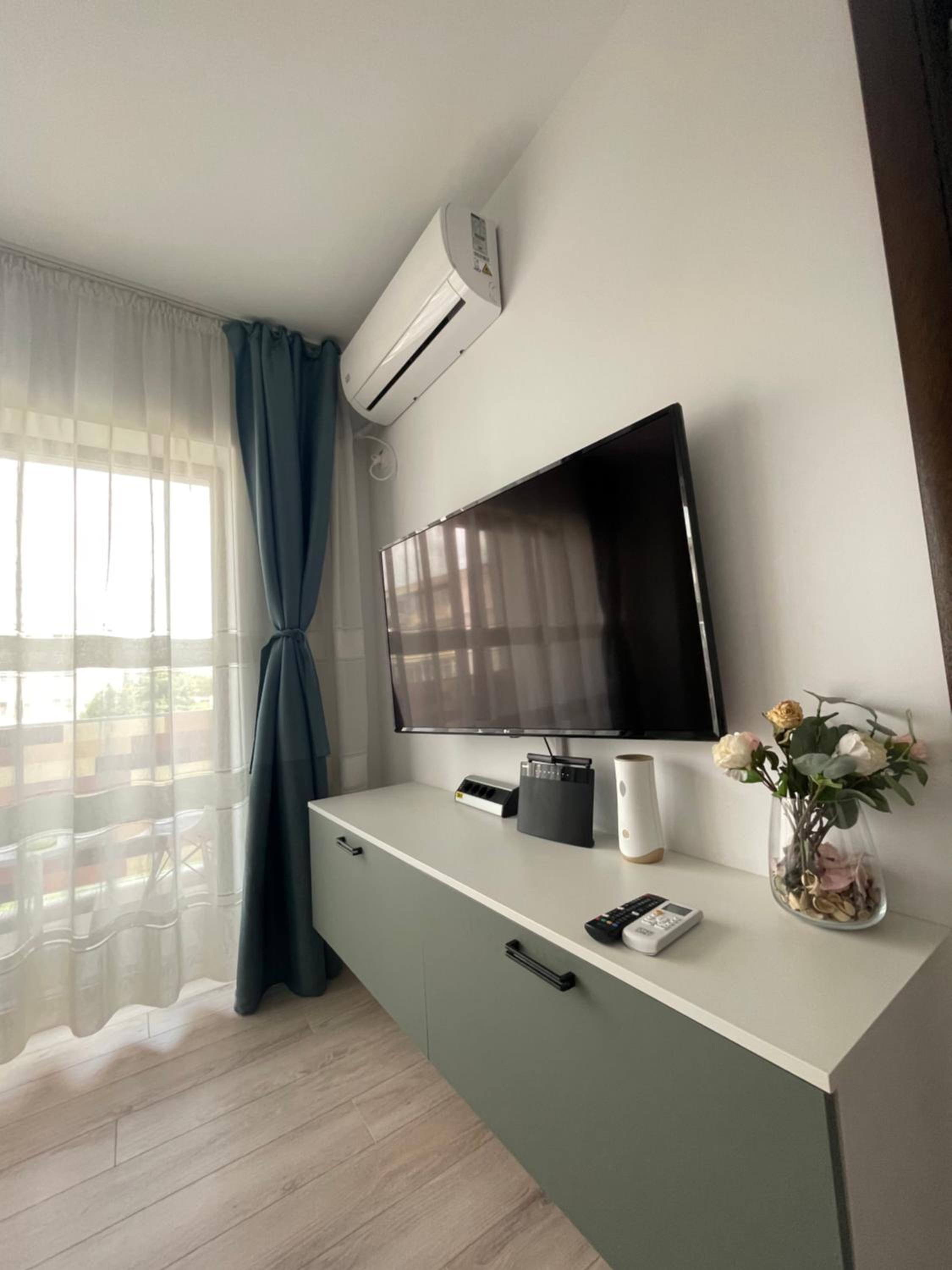 Studio with Balcony - Photo 17