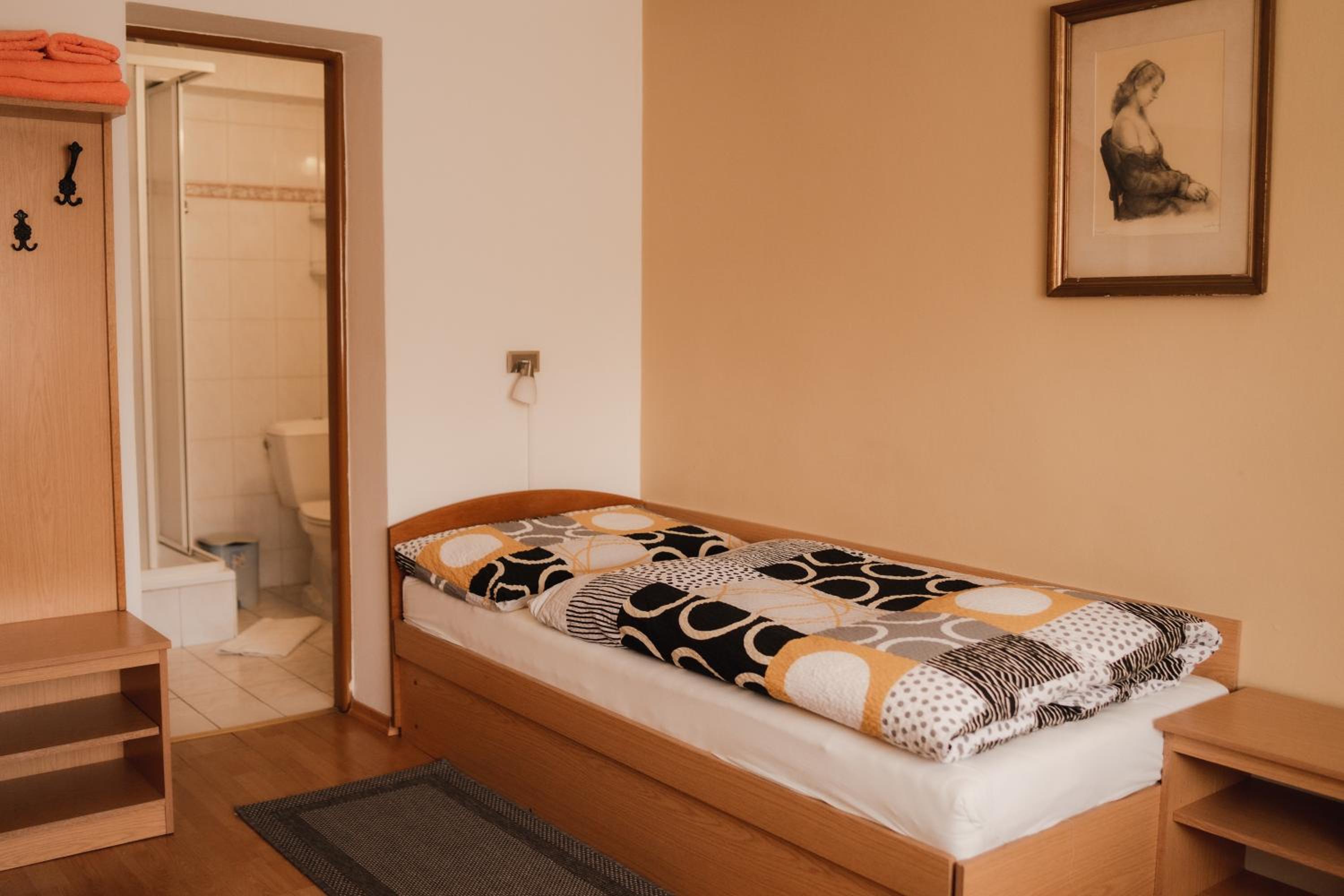 Standard Twin Room photo 3