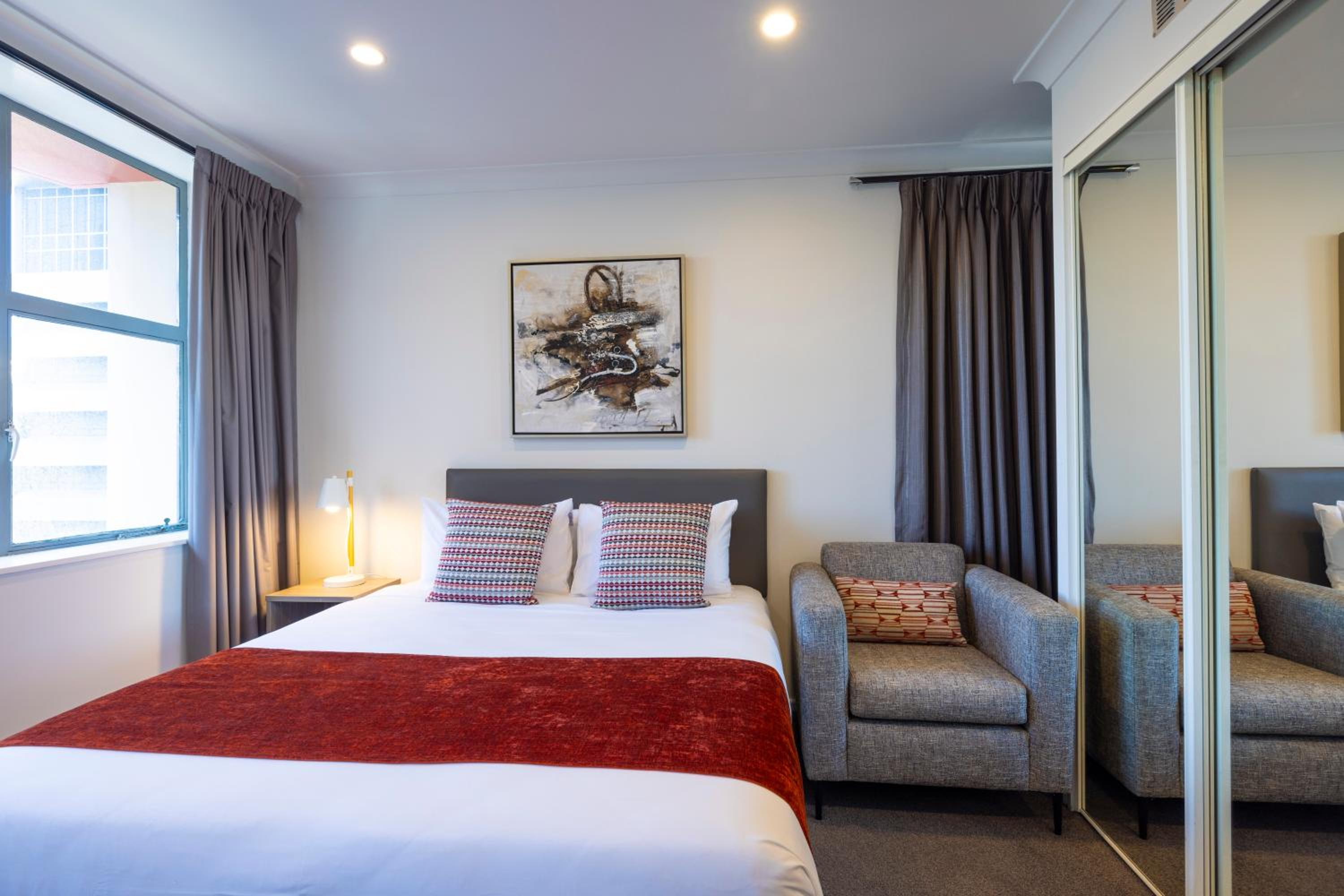 King Studio Apartment - Photo 2