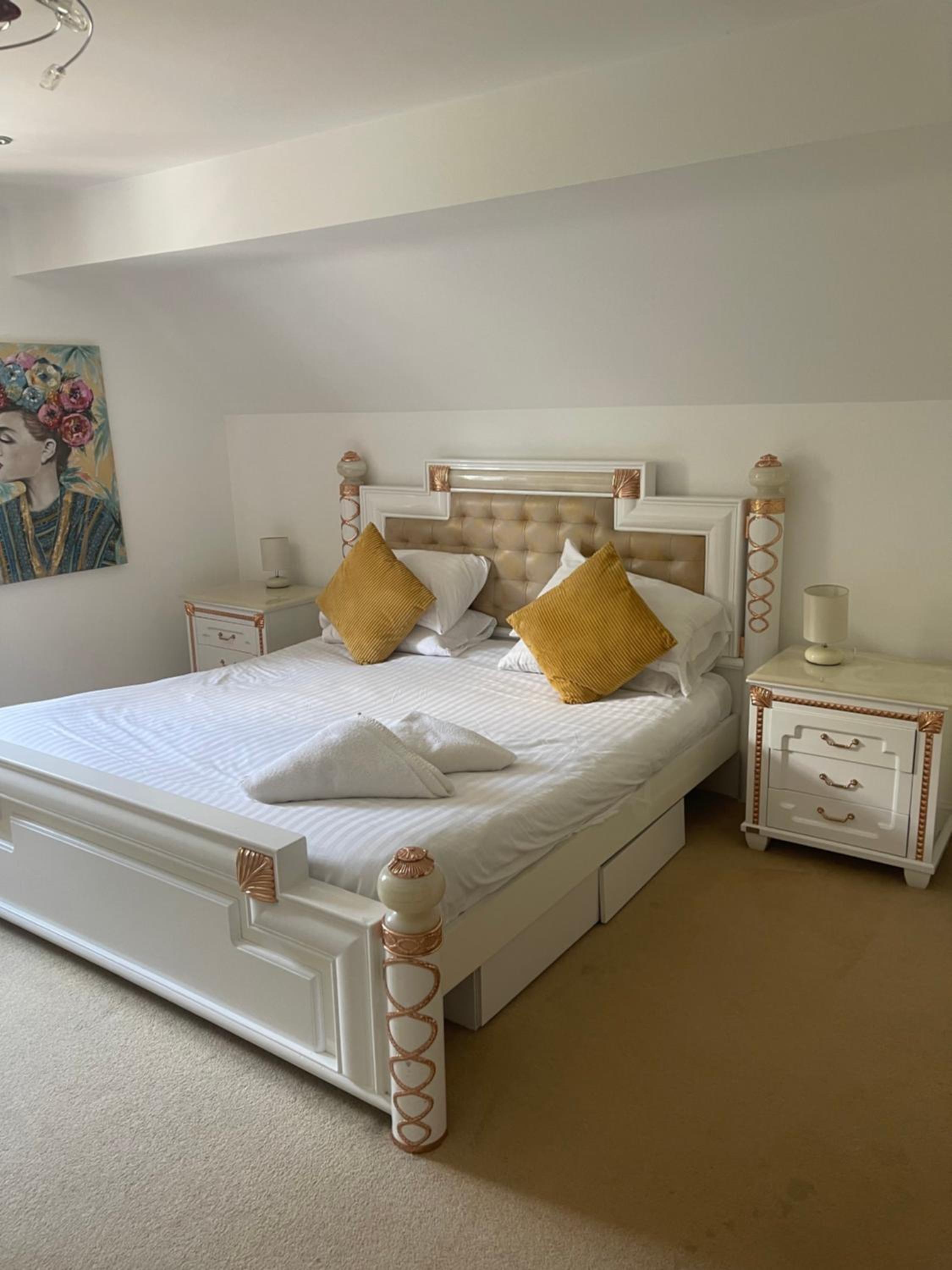 Four-Bedroom House photo 1