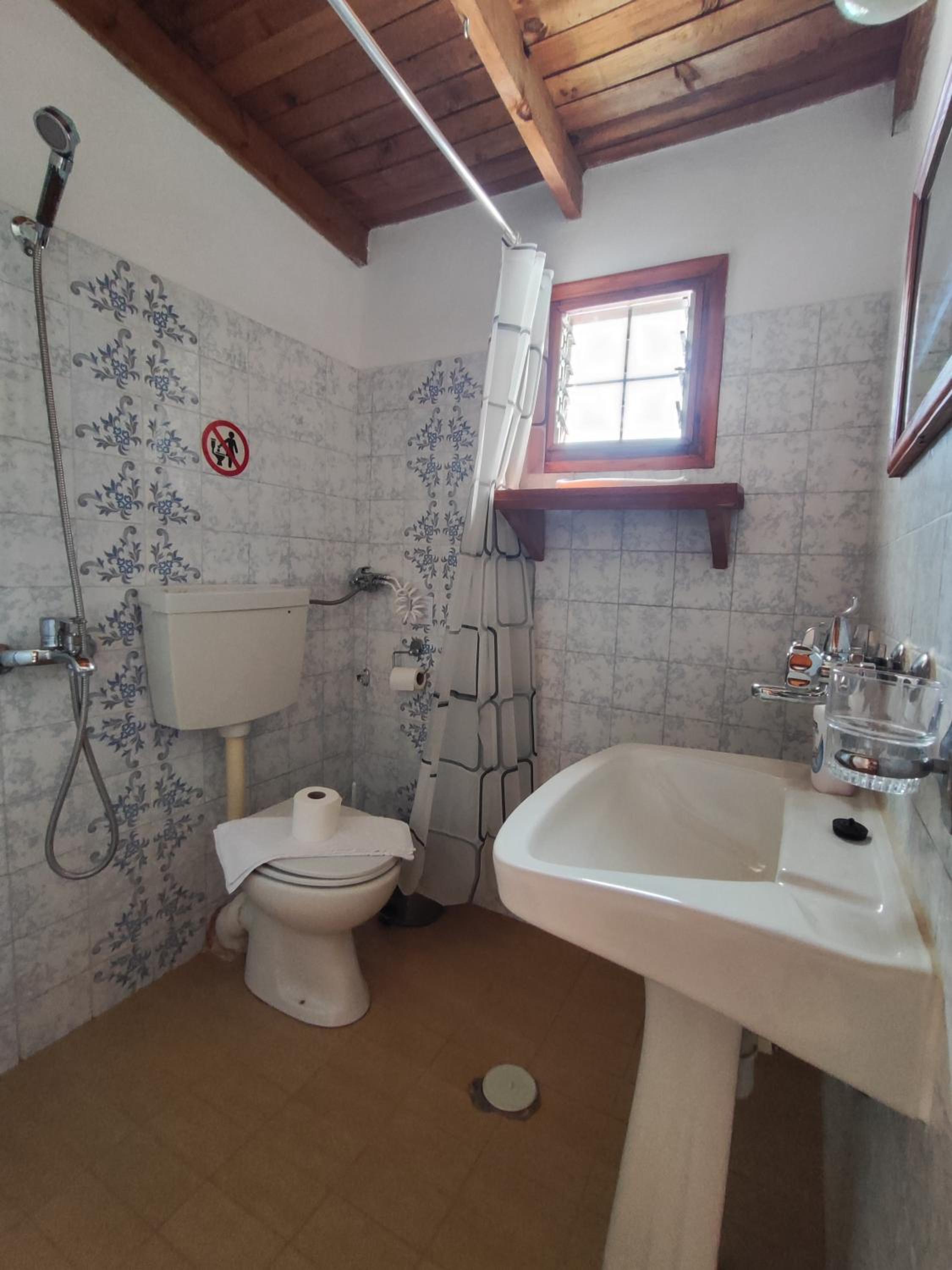 Triple Room with Balcony - Photo 11