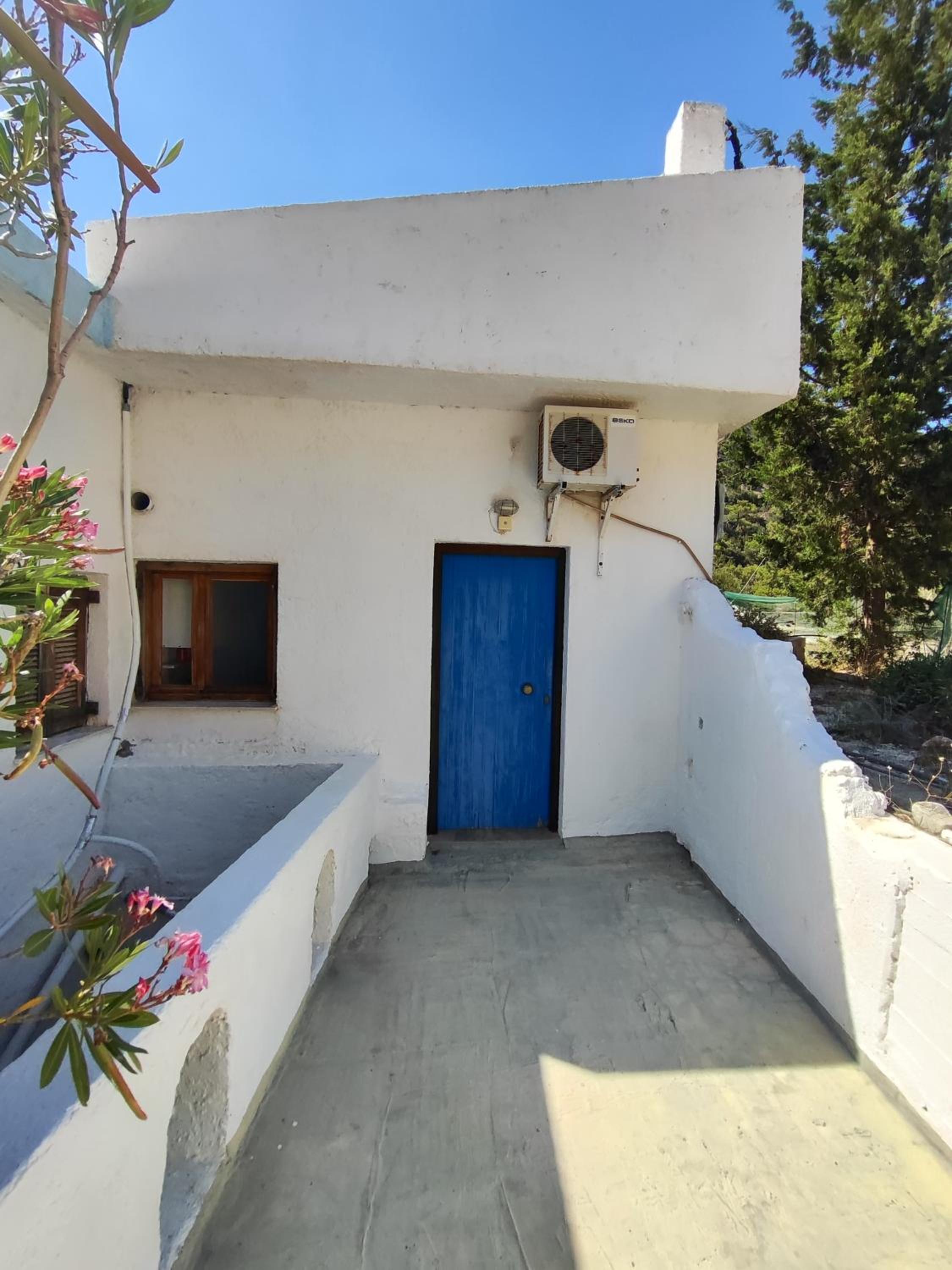 Triple Room with Balcony - Photo 8