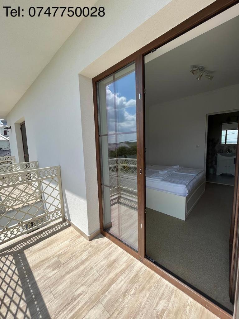 Deluxe Double Room (2 Adults + 1 Child) photo 3