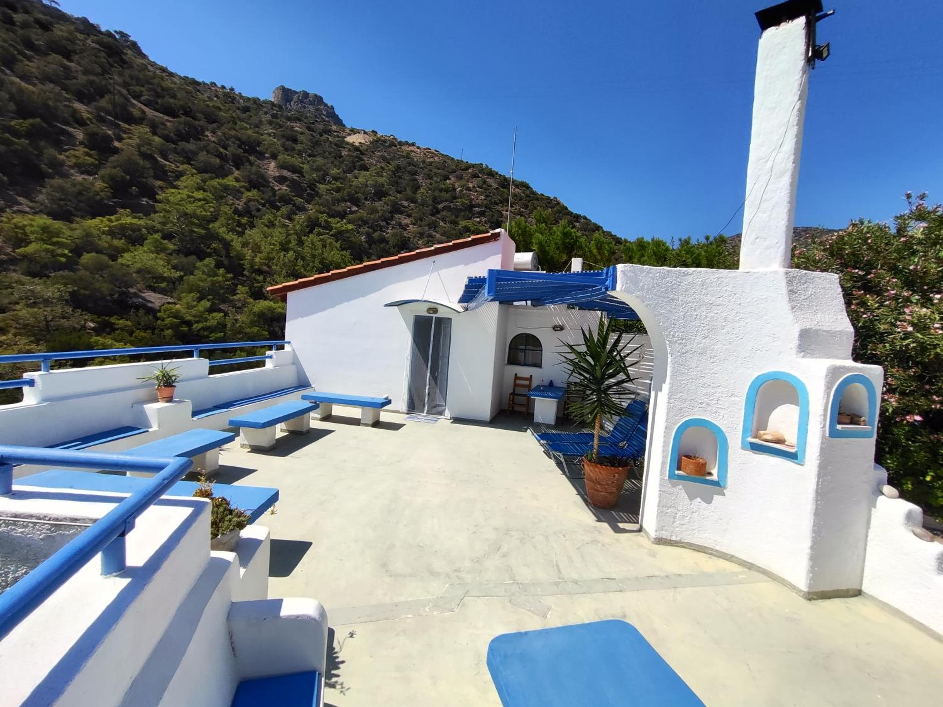 Deluxe Double Room with Side Sea View - Photo 6