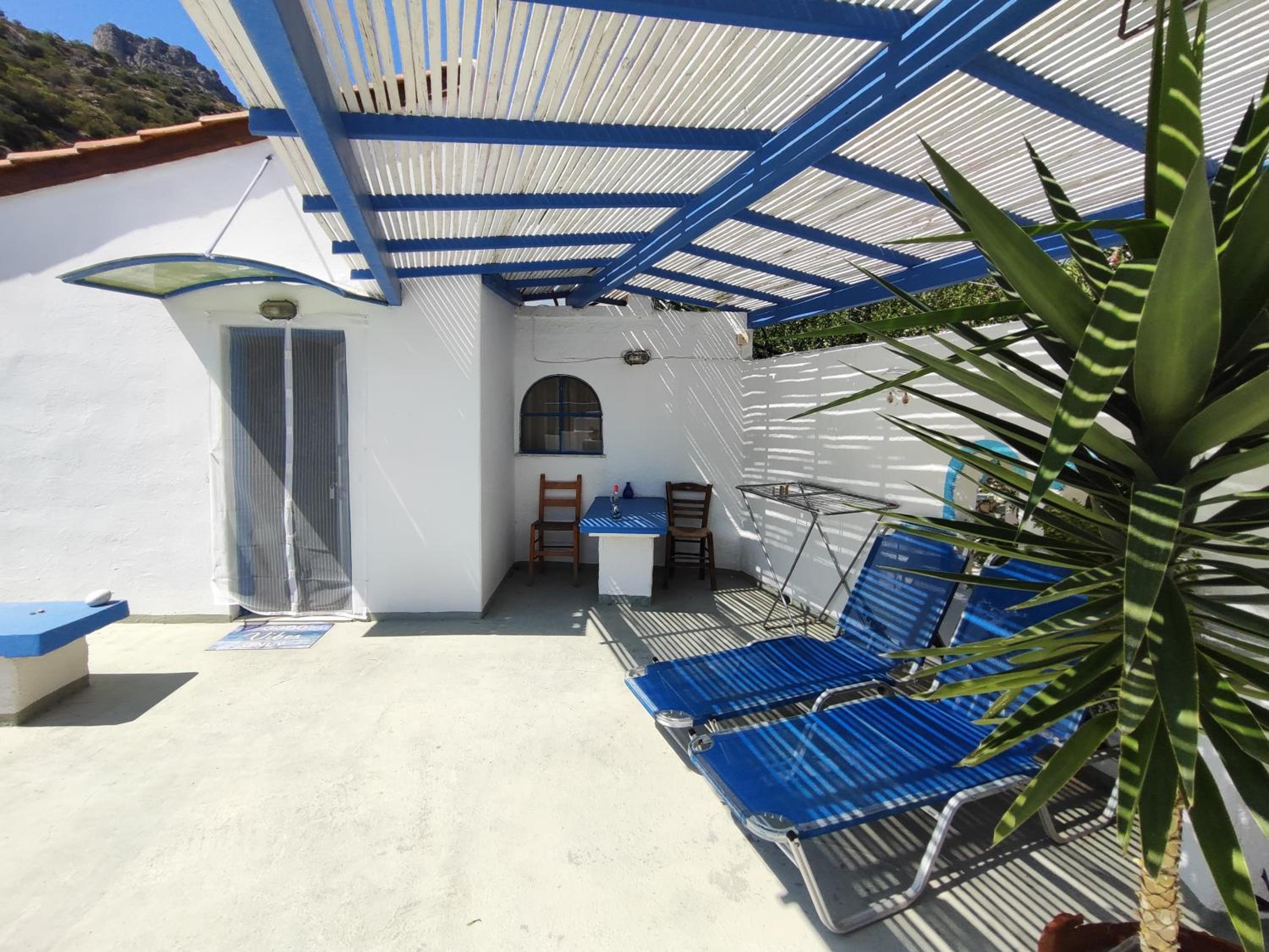 Deluxe Double Room with Side Sea View - Photo 9