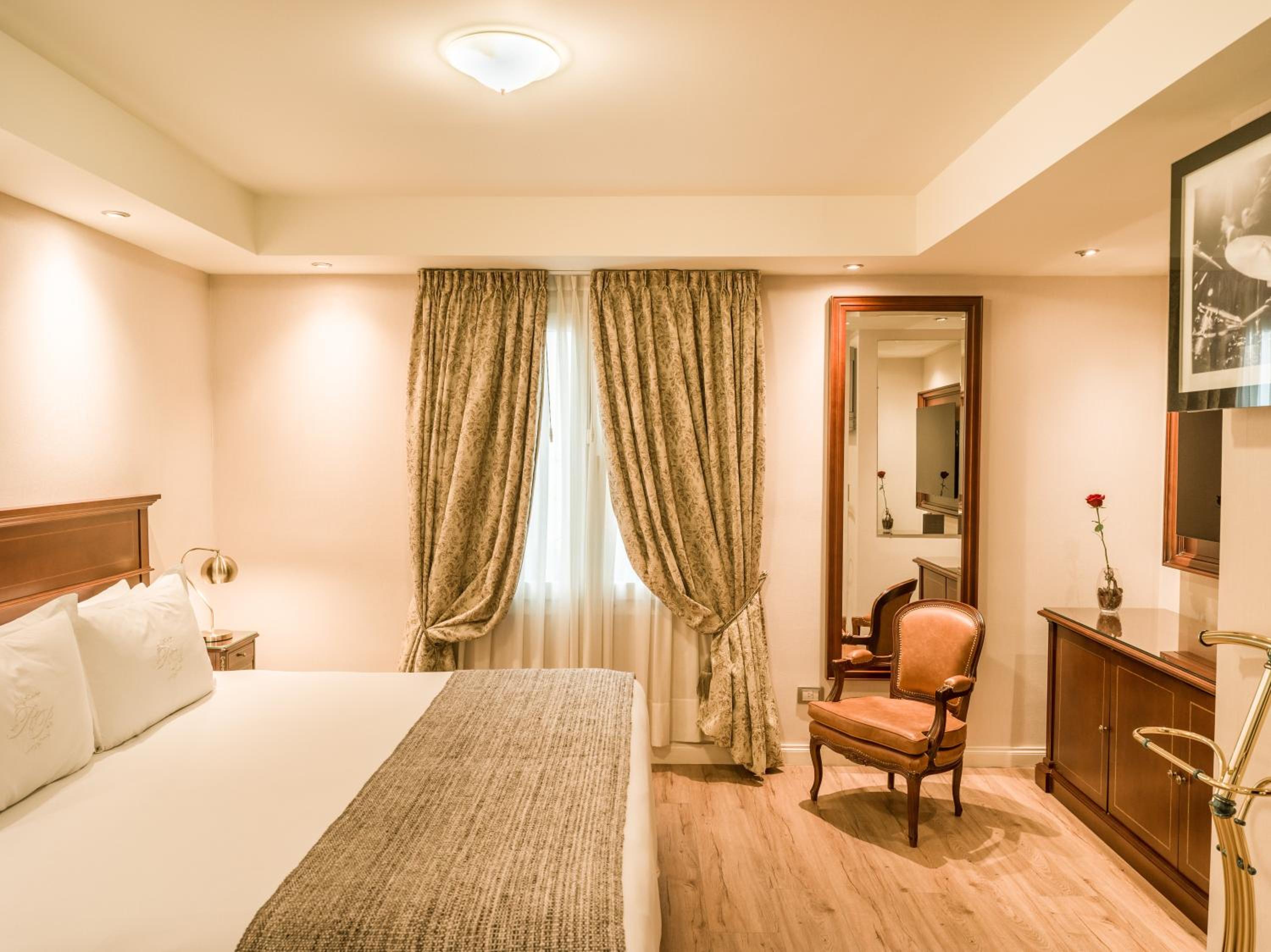 Royal Suite thumbnail 5