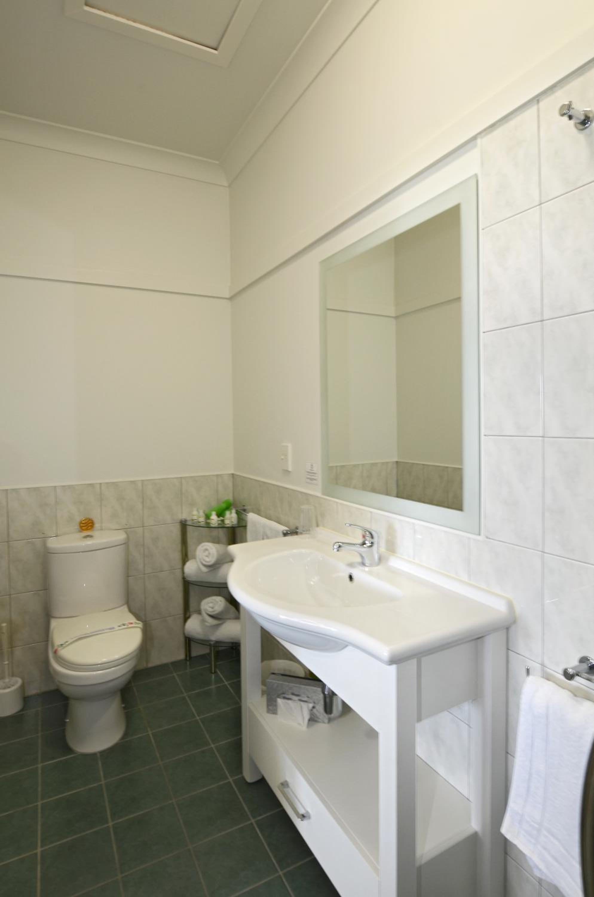 Studio Suite - Photo 4