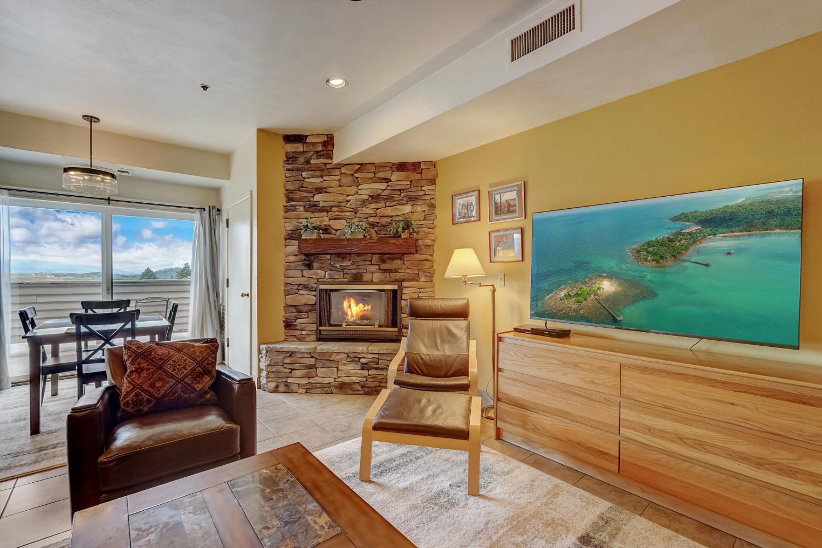 2 Bedroom Condominium  - Photo 15