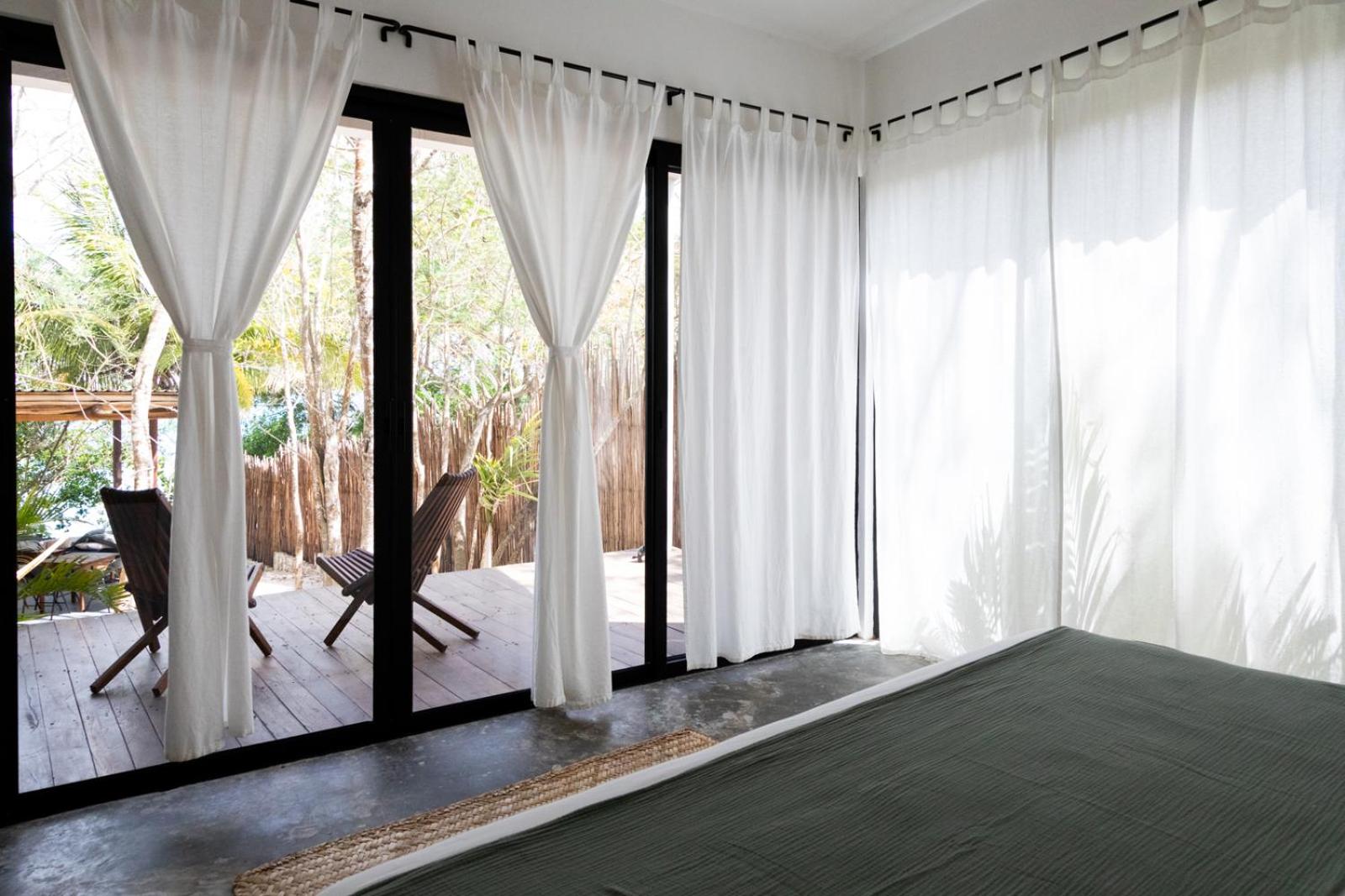 Deluxe King Suite photo 3