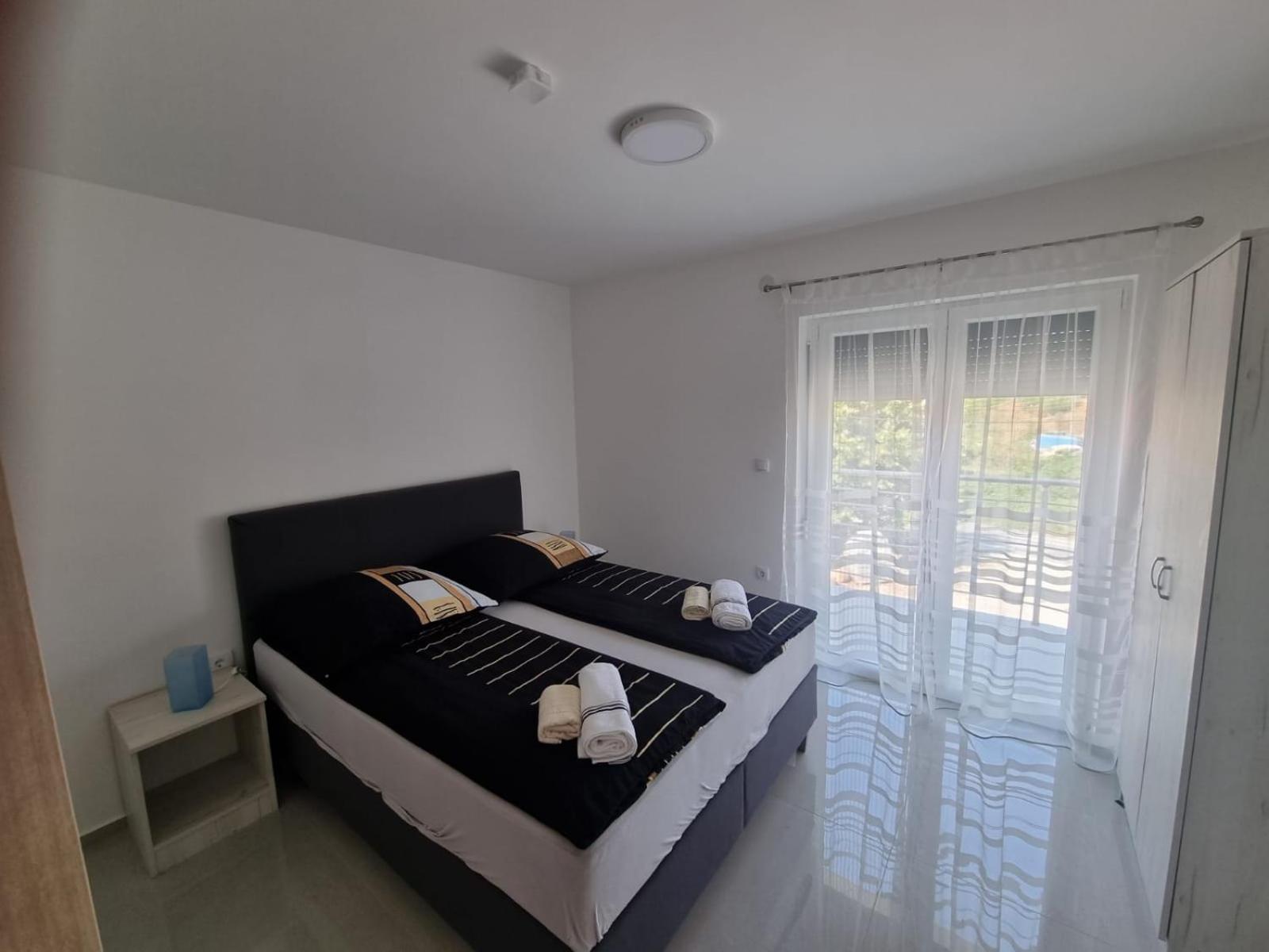 Deluxe Apartment photo 2