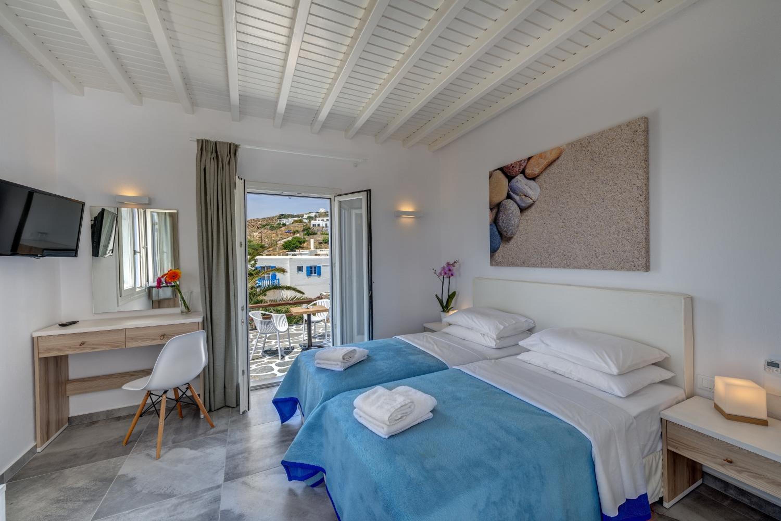 Superior Double or Twin Room with Pool View - Photo 1