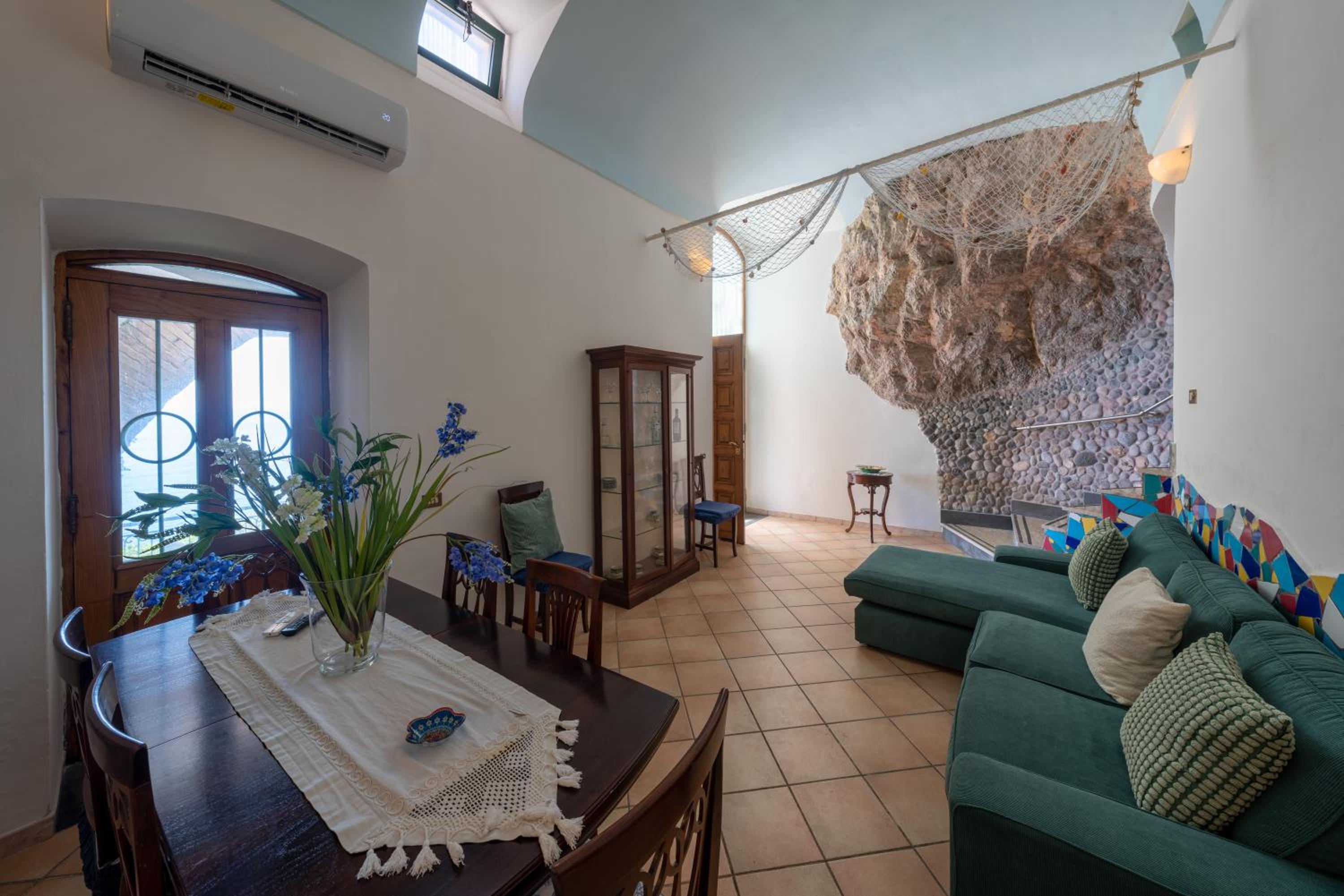 Villa photo 1