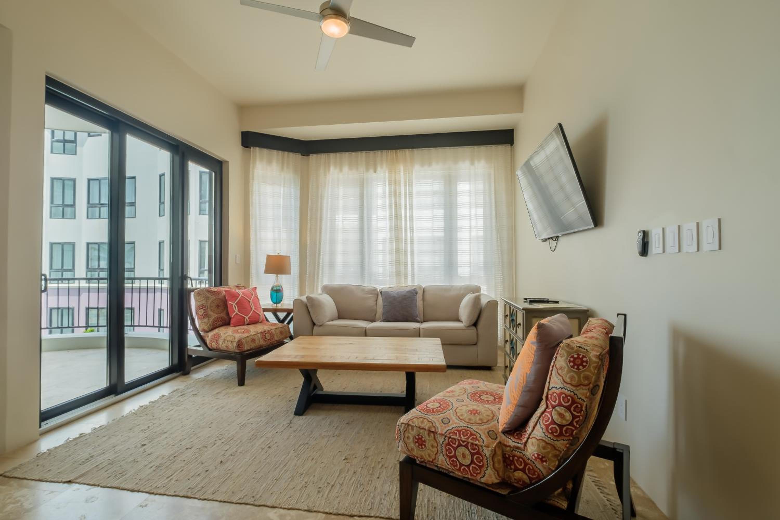Deluxe Suite with Sea View