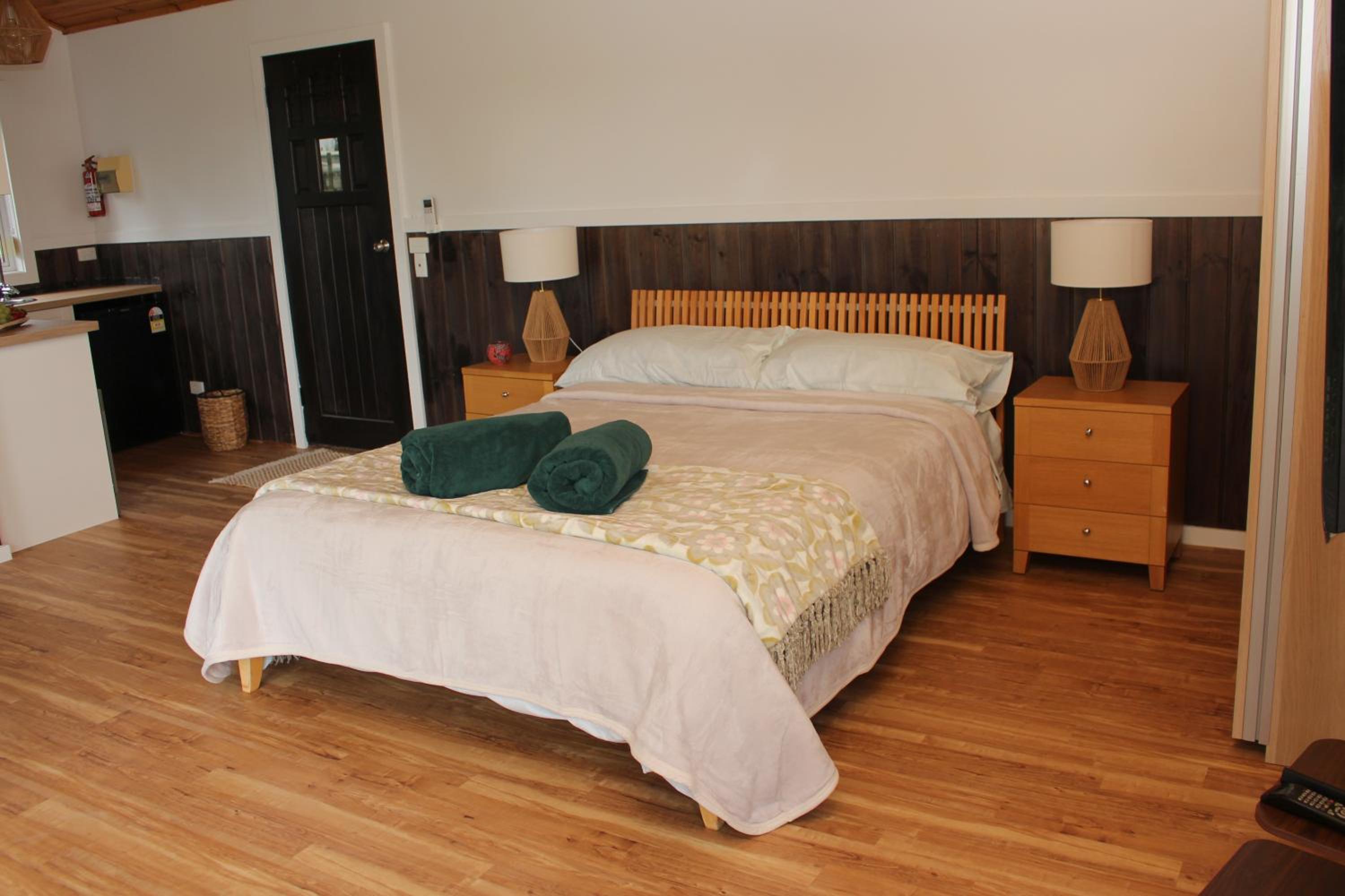 Deluxe Queen Studio