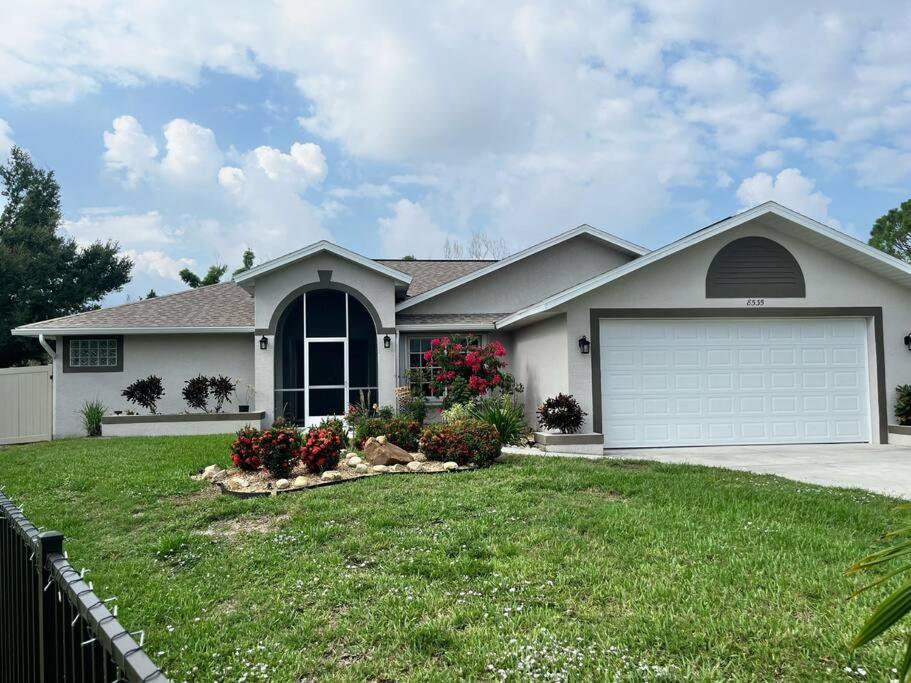 Three-Bedroom House photo 2