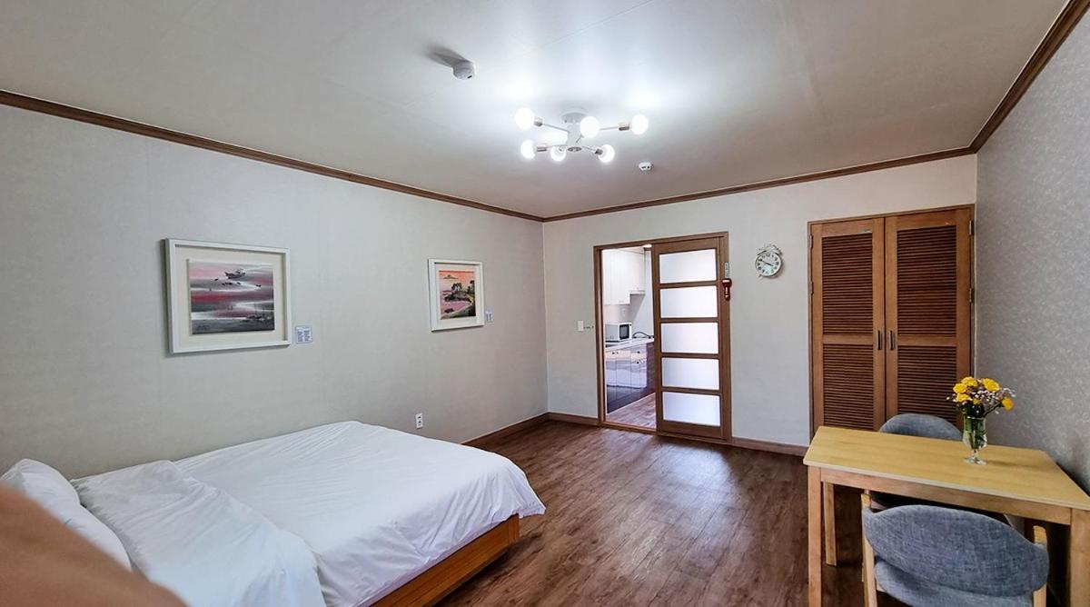 Double Room with Balcony - Photo 1