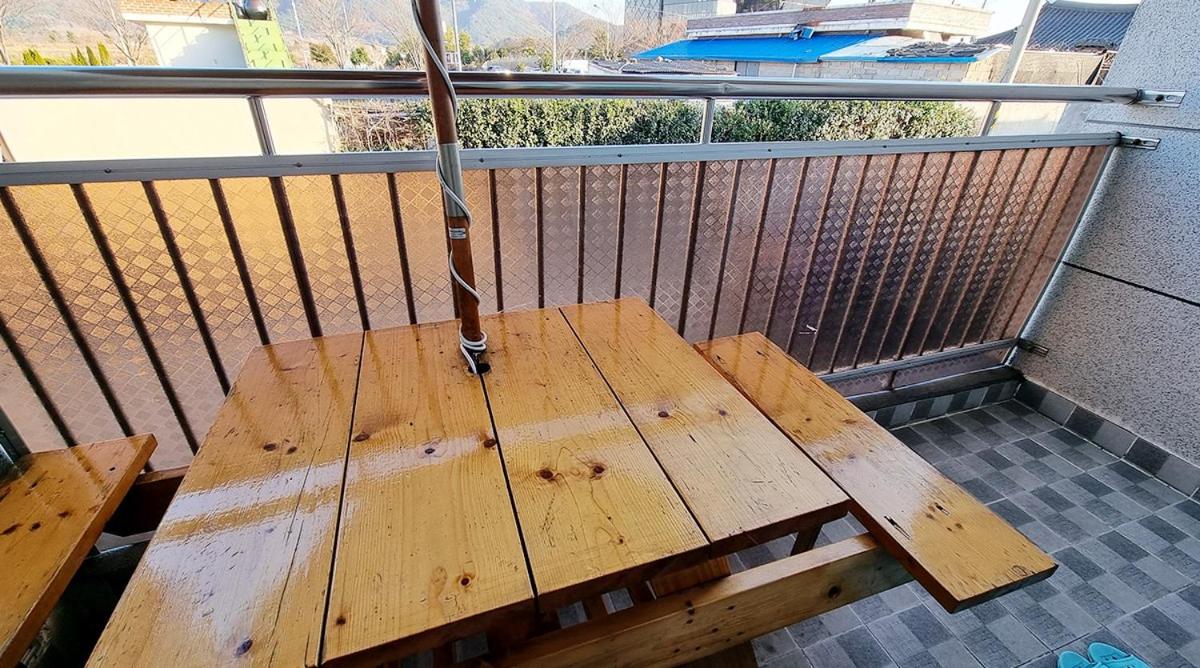 Studio with Balcony - Photo 7