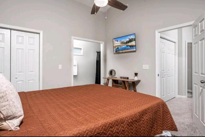 One-Bedroom House photo 1