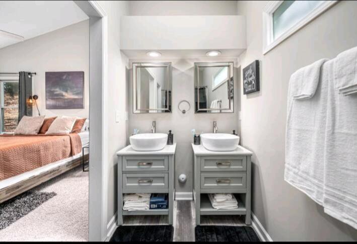 One-Bedroom House photo 2