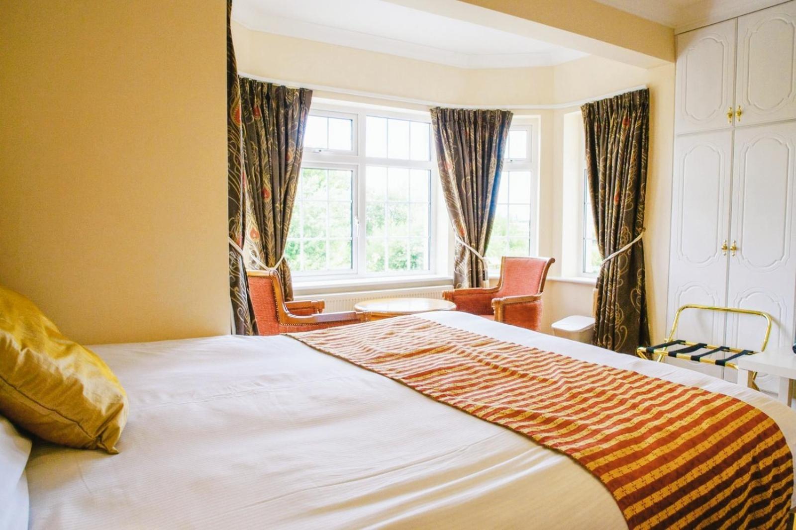 Deluxe Triple Room with Bay window Garden view & private bathroom 4 - Photo 3