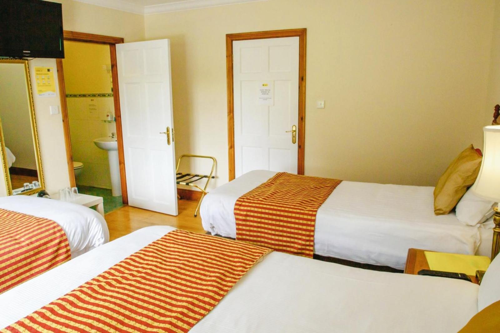 Deluxe Triple Room with Bay window Garden view & private bathroom 4 - Photo 14