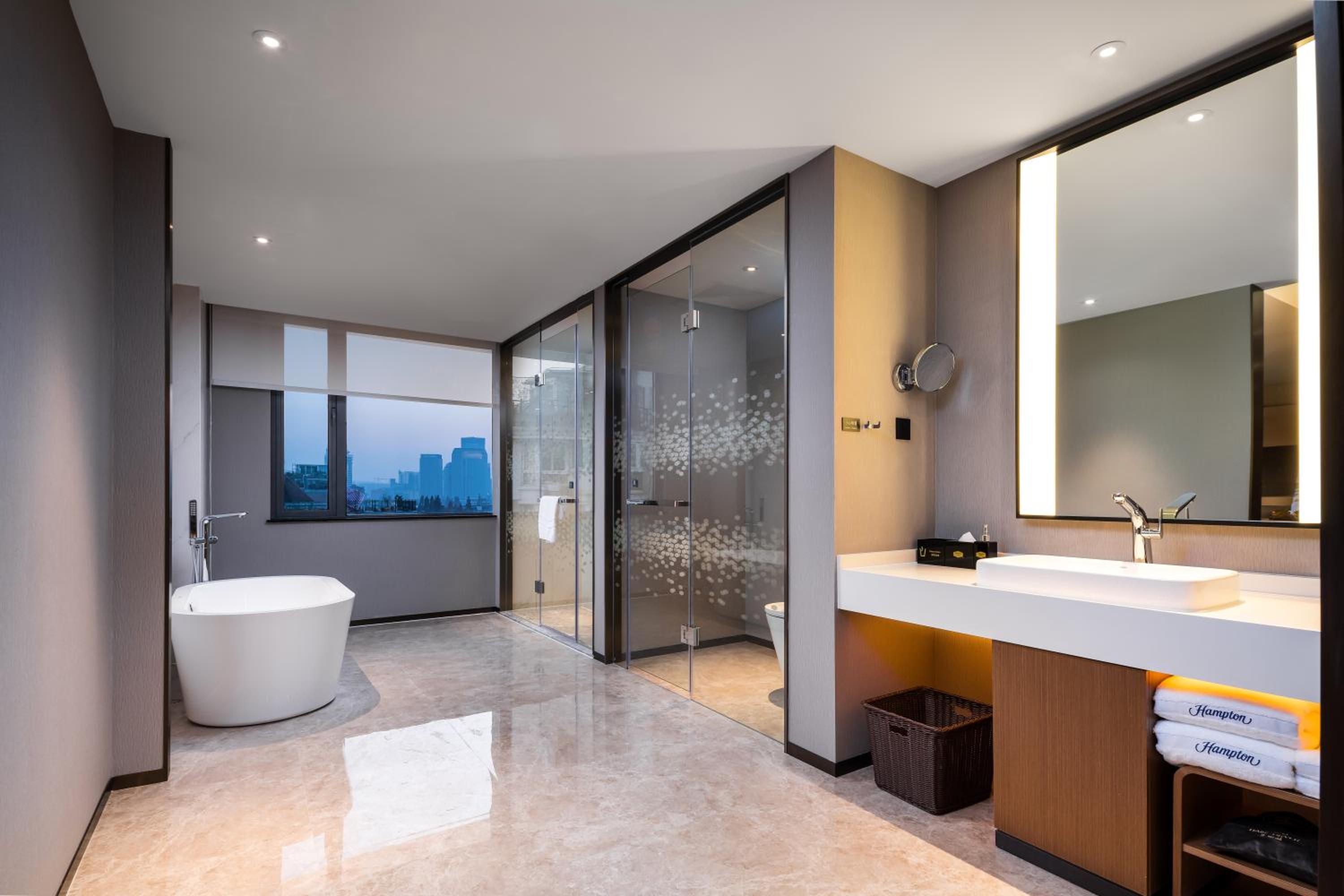 Business Suite photo 3