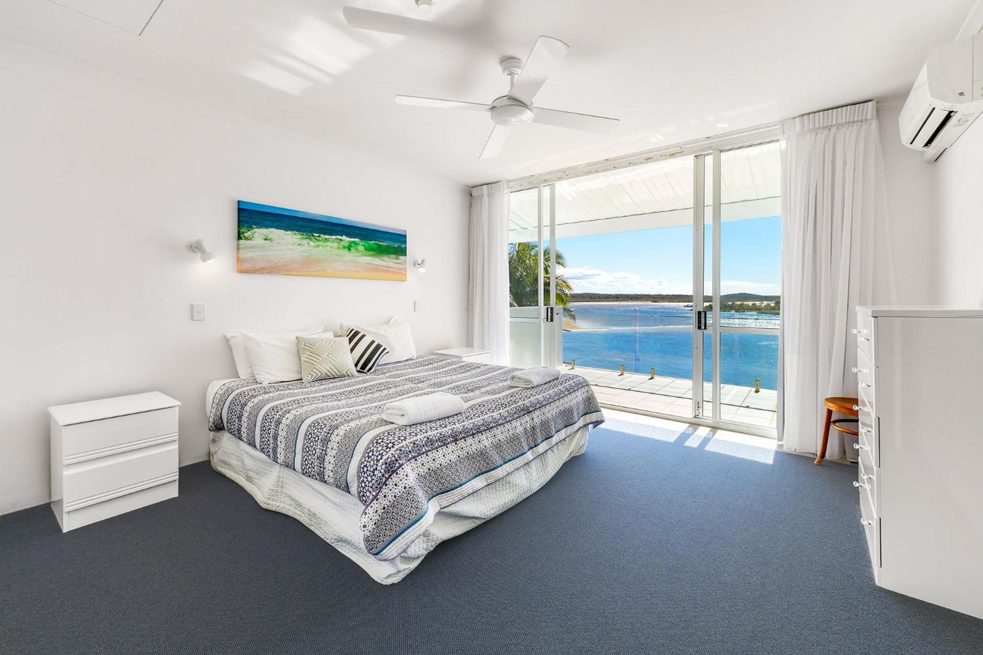 Apartment with Lake View photo 1