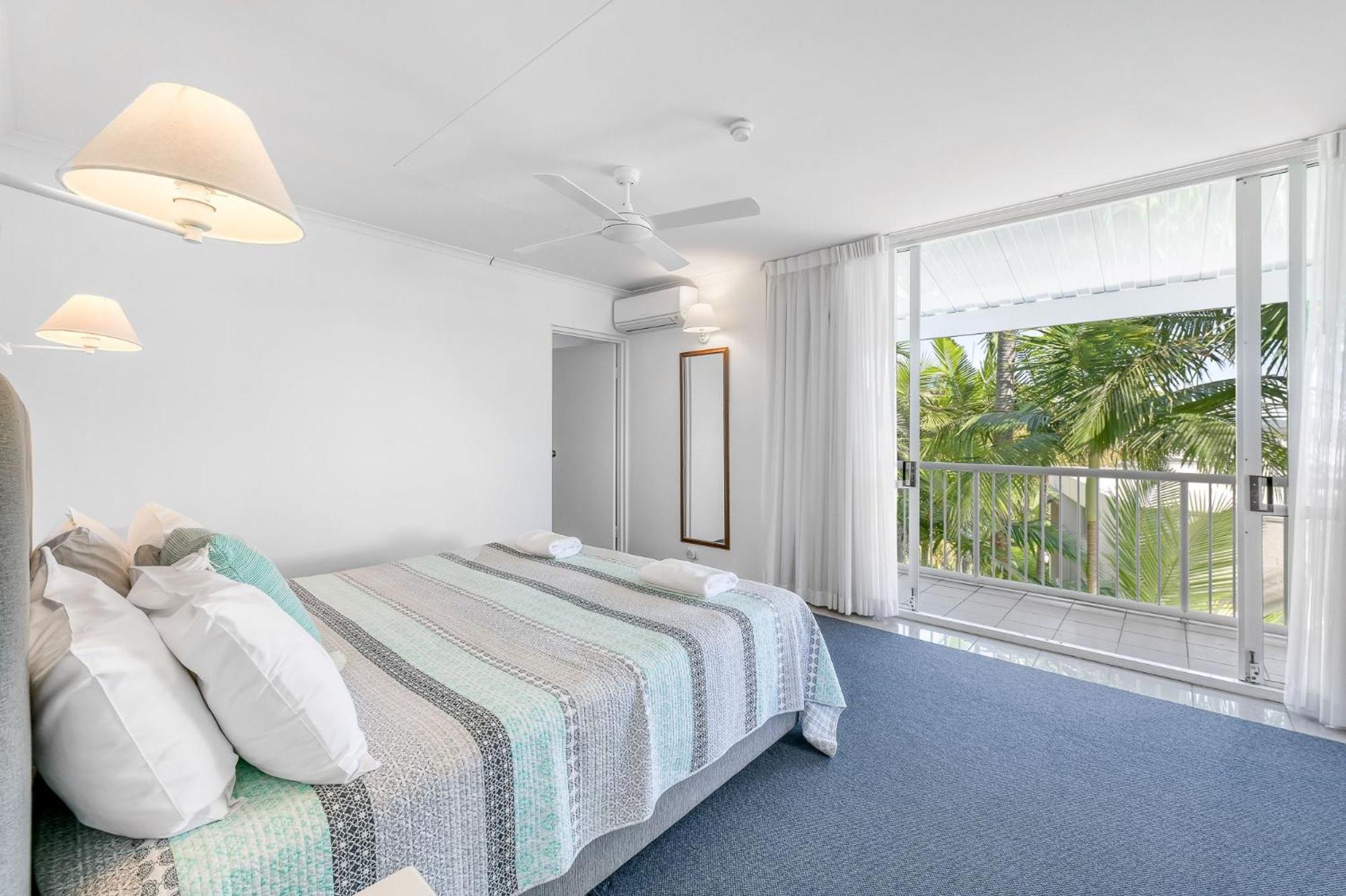 Apartment with Lake View photo 3