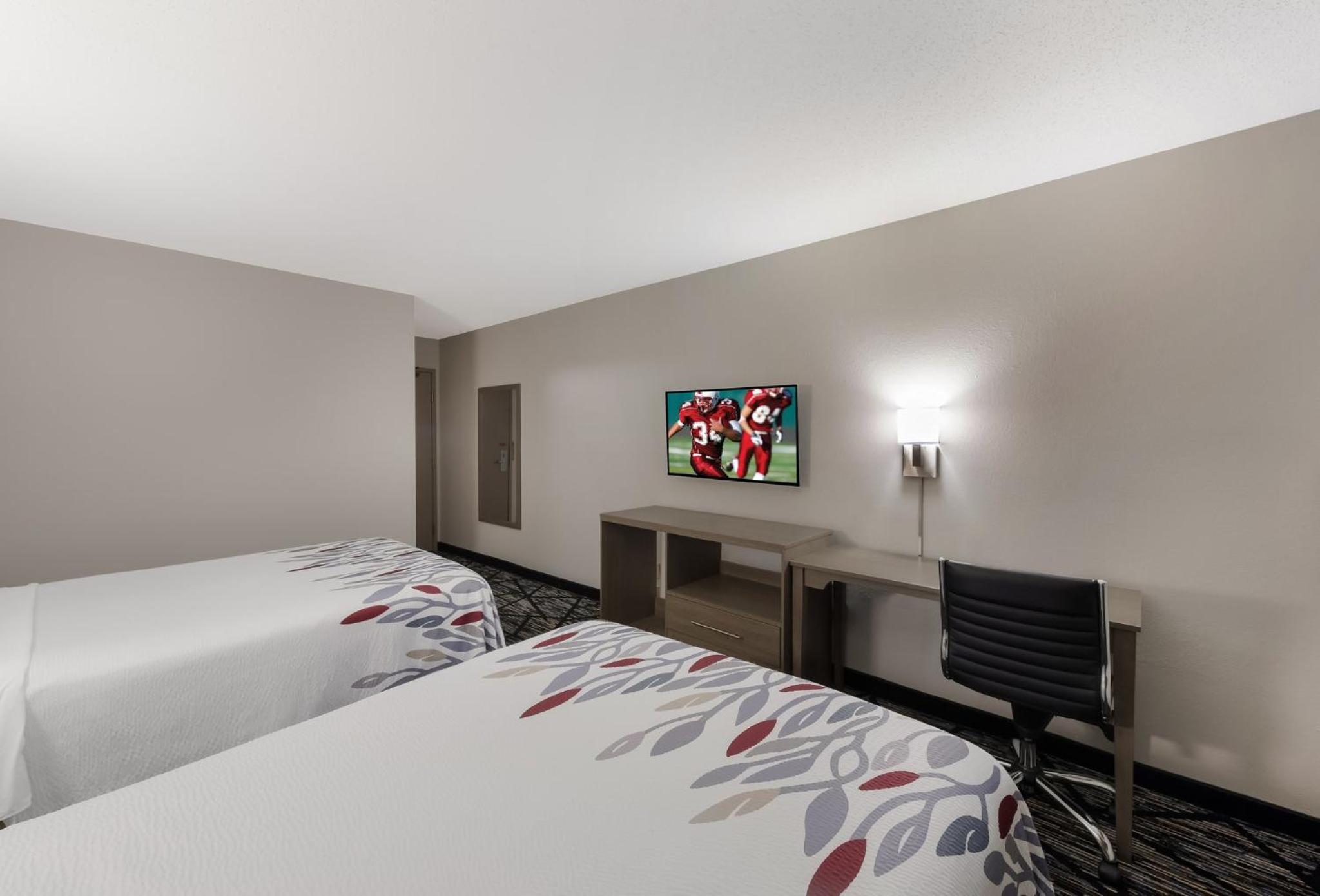 Deluxe Room with Two Double Beds Non-Smoking - Photo 4