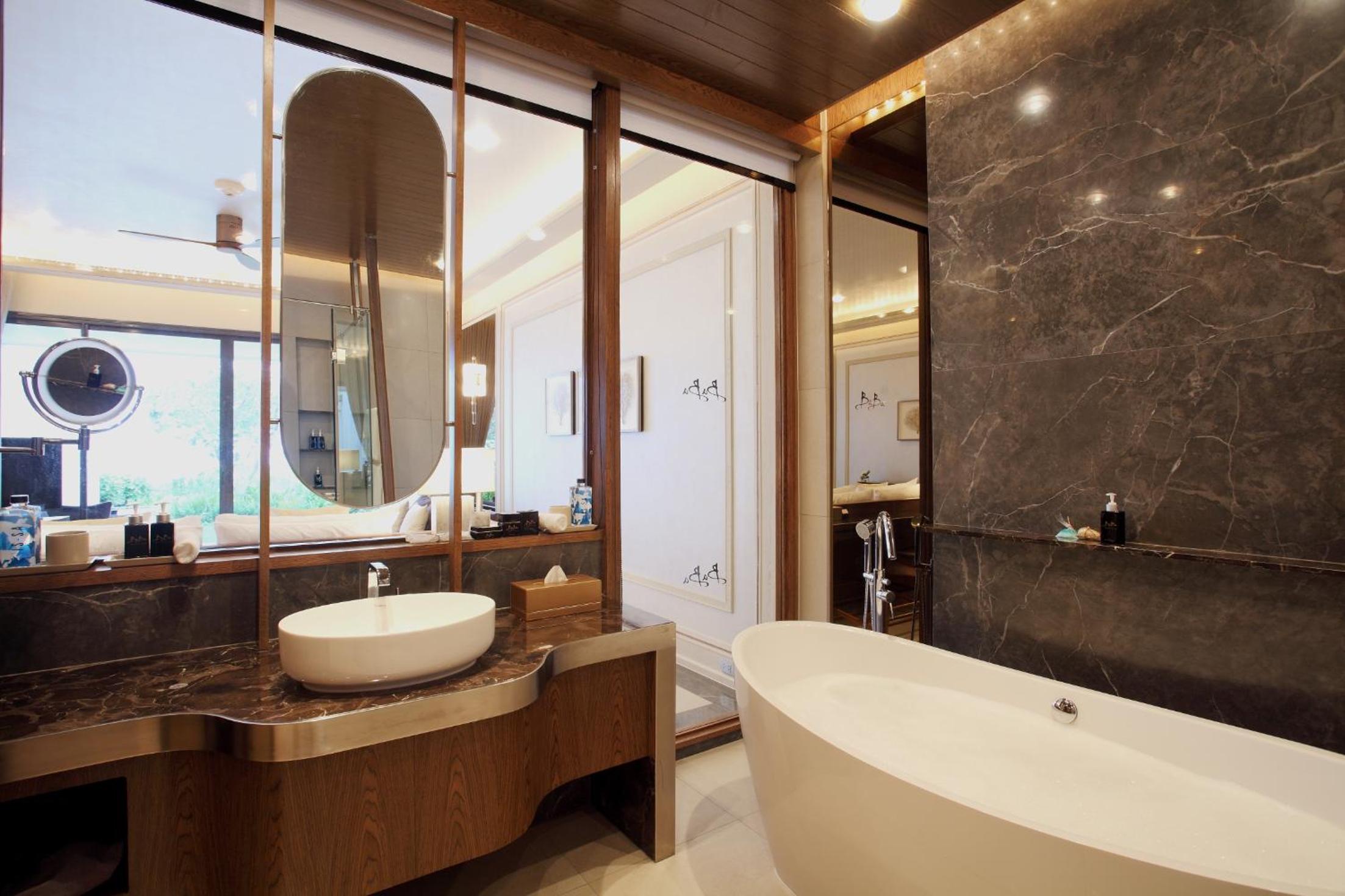 Special Offer - Beachfront Pool Suite Ground Floor photo 2