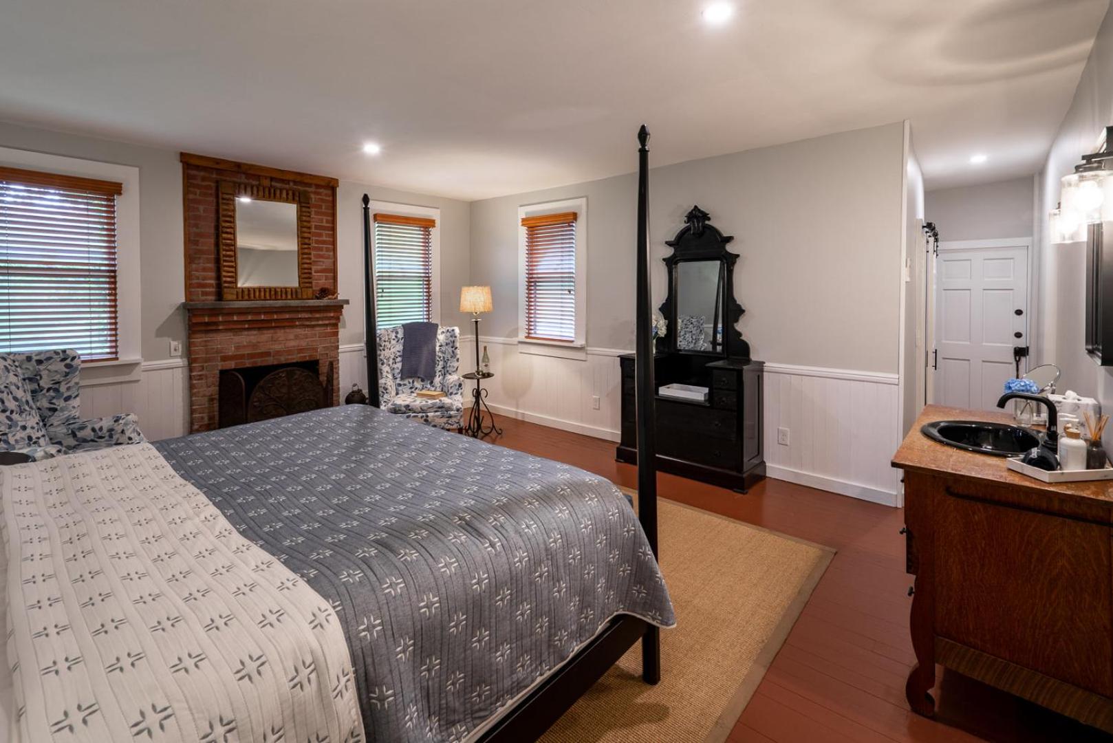 Superior King Room photo 3