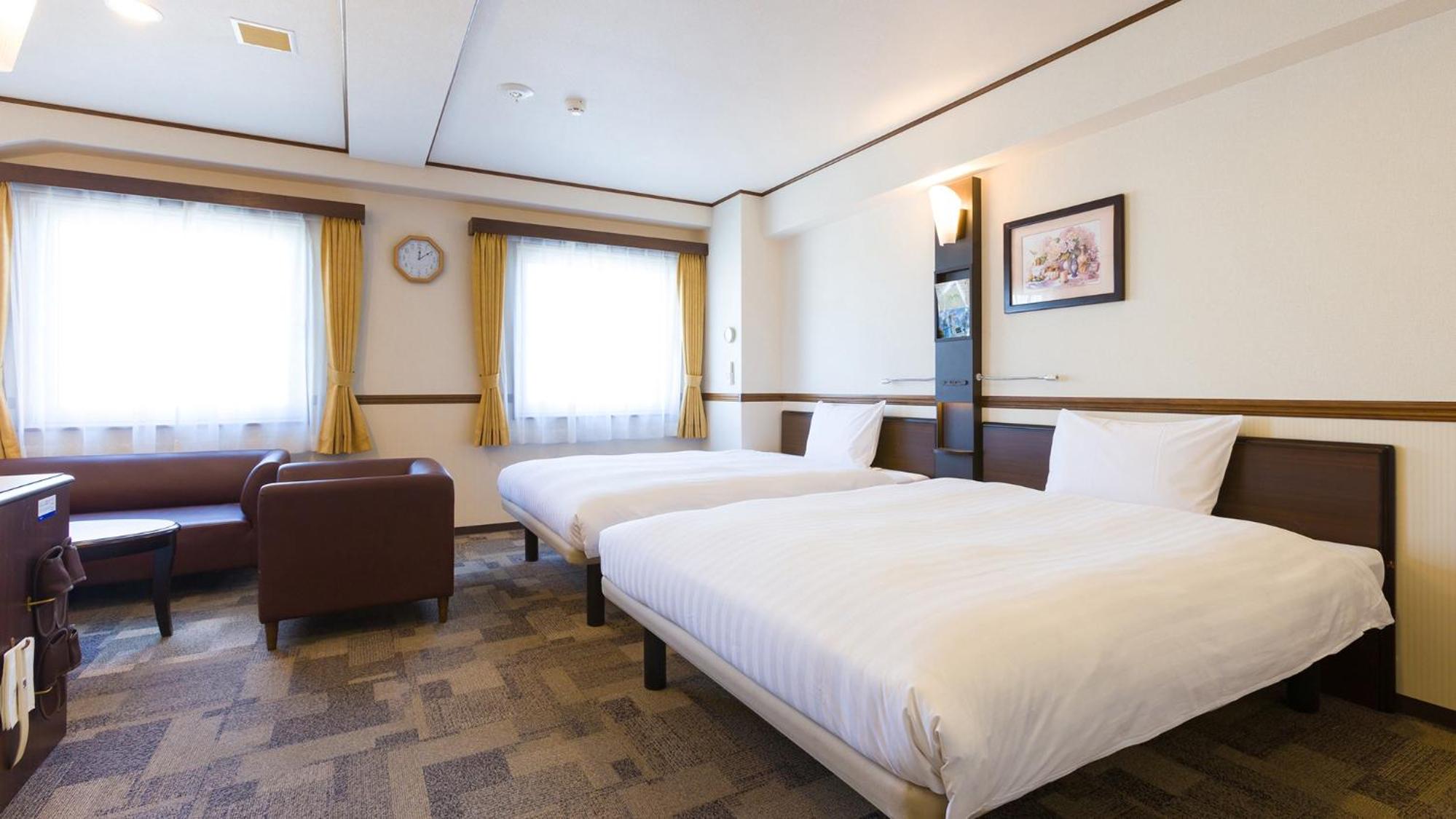 Deluxe Twin Room - Non-Smoking photo 2