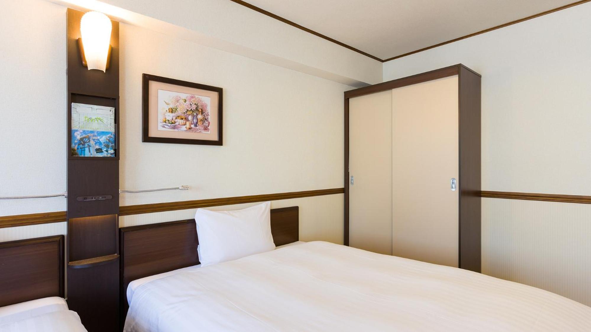 Deluxe Twin Room - Non-Smoking photo 3