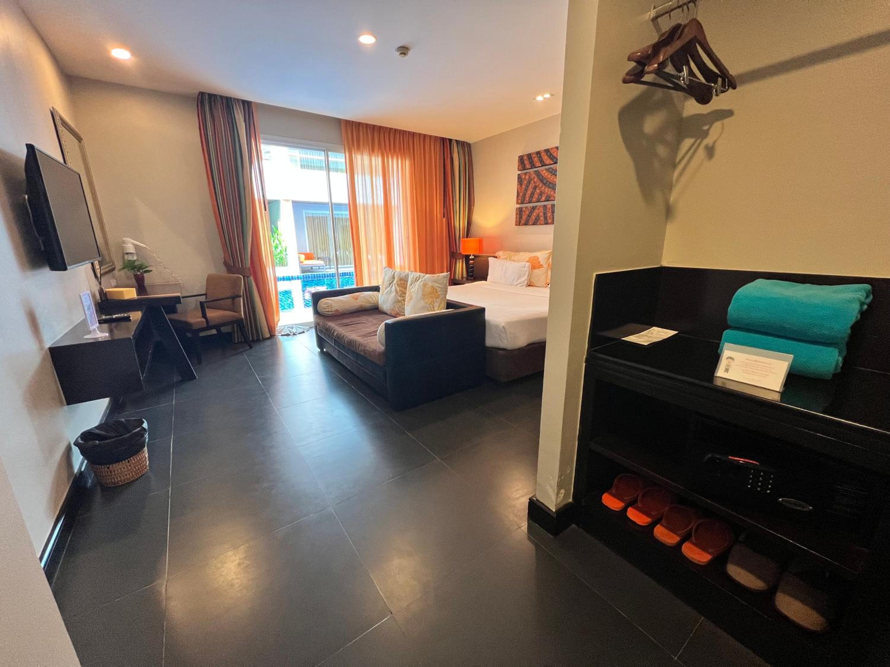 Suite with pool access - Photo 3