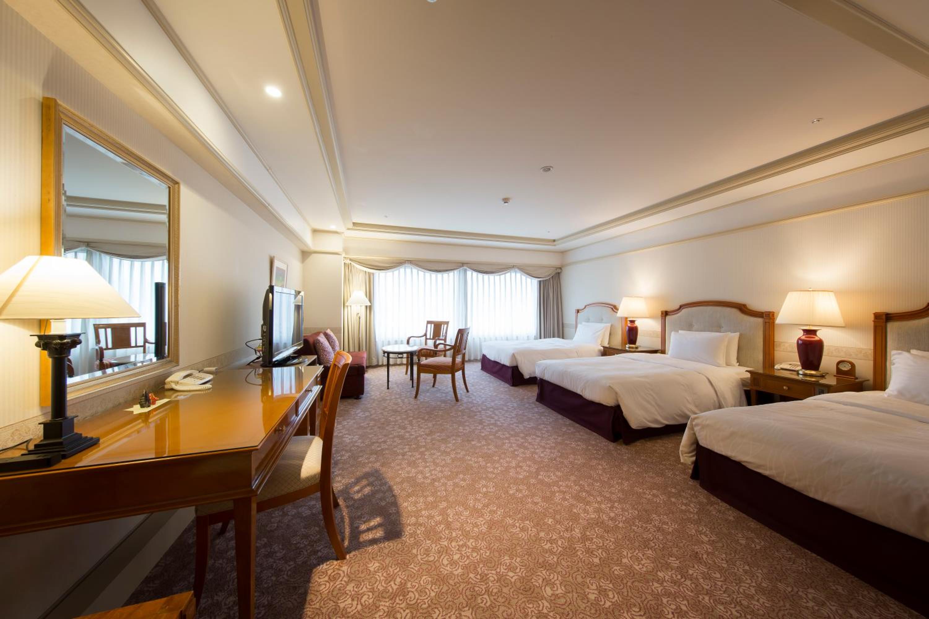 Superior Triple Room Mountain View - Non-Smoking - Photo 1