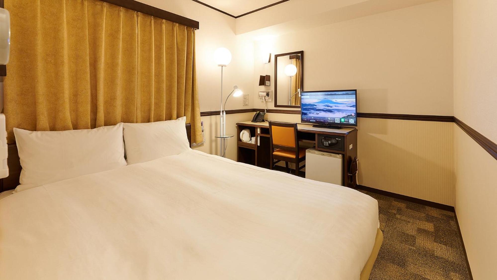 Double Room - Non-Smoking - Photo 13
