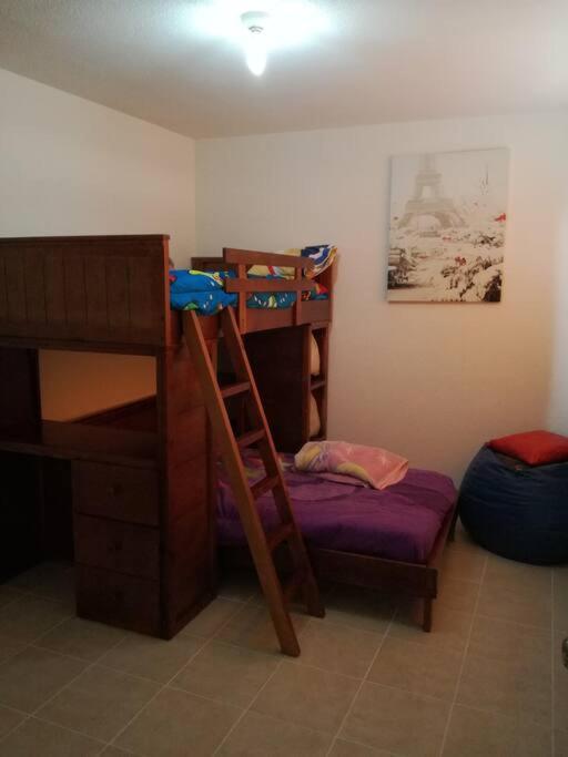 Three-Bedroom House photo 1