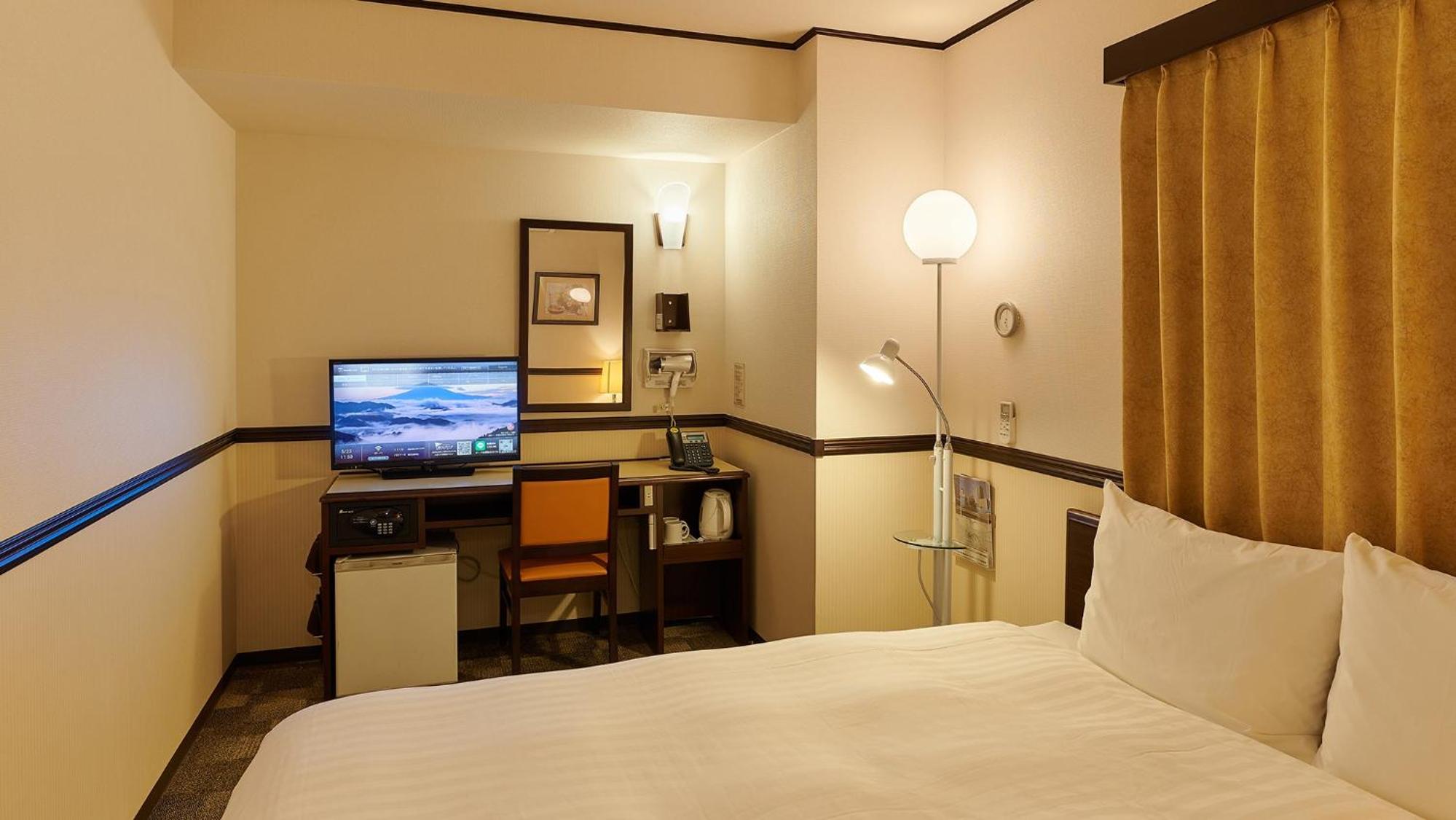 King Room - Non-Smoking - Photo 13