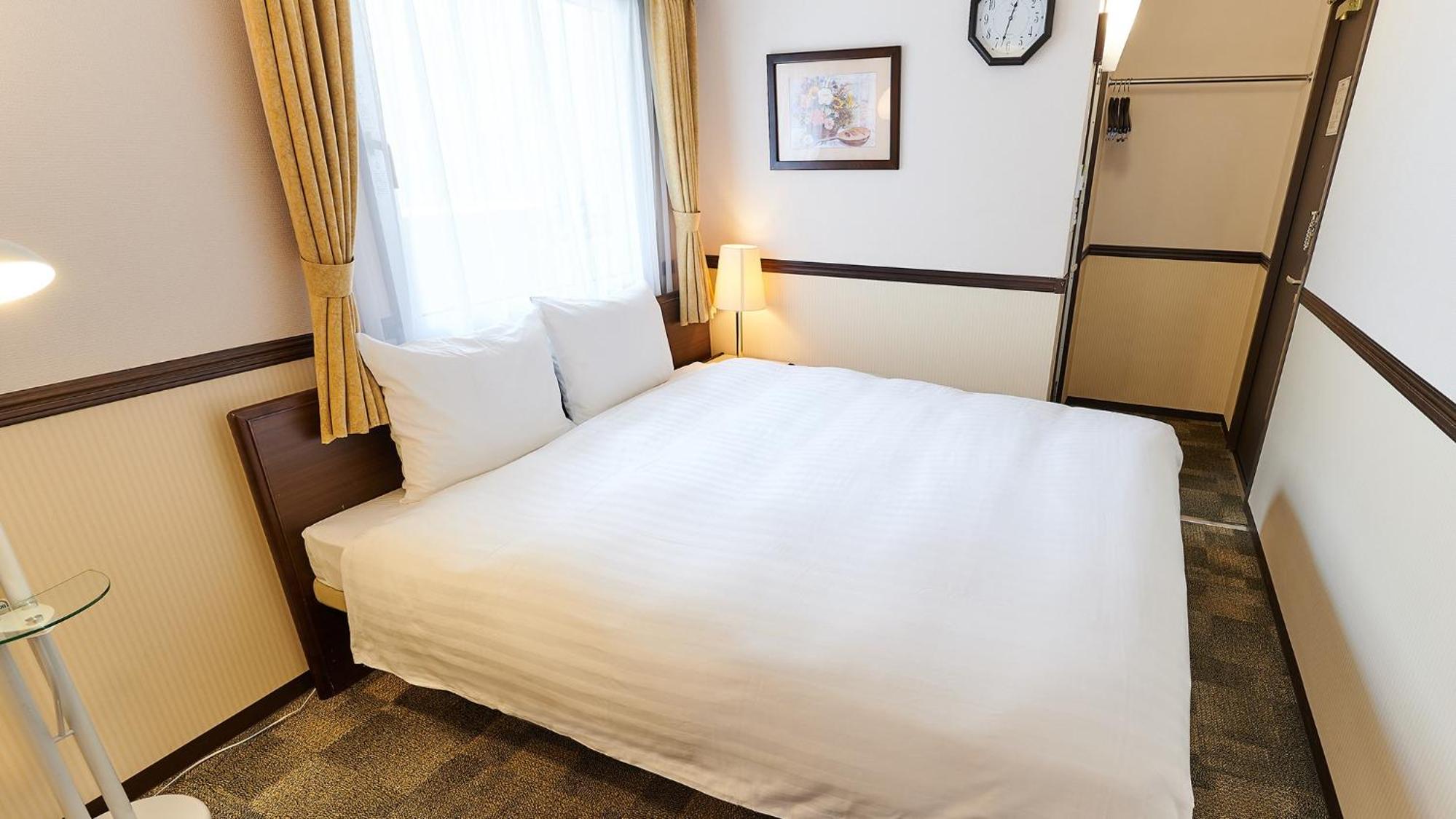 King Room - Non-Smoking - Photo 16
