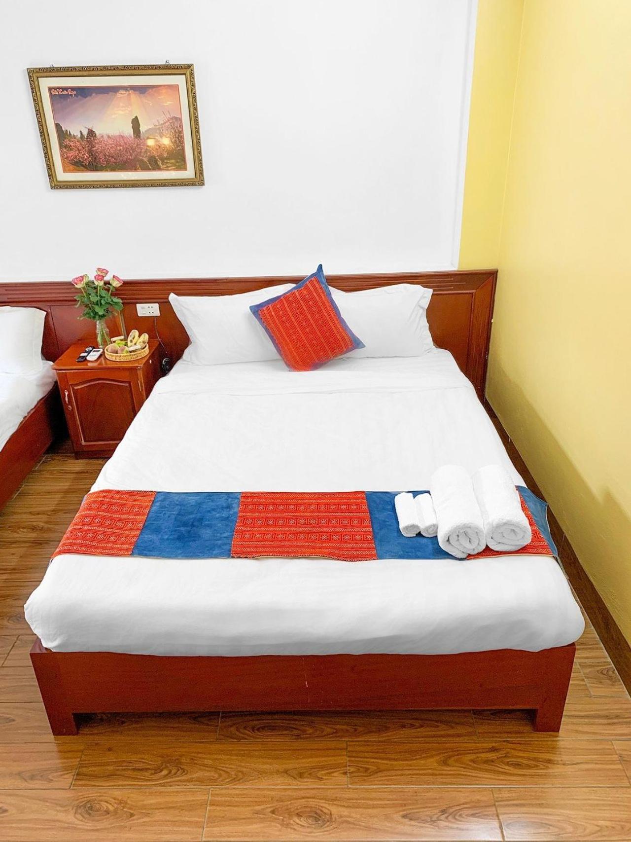 King Room with Two King Beds - Photo 10